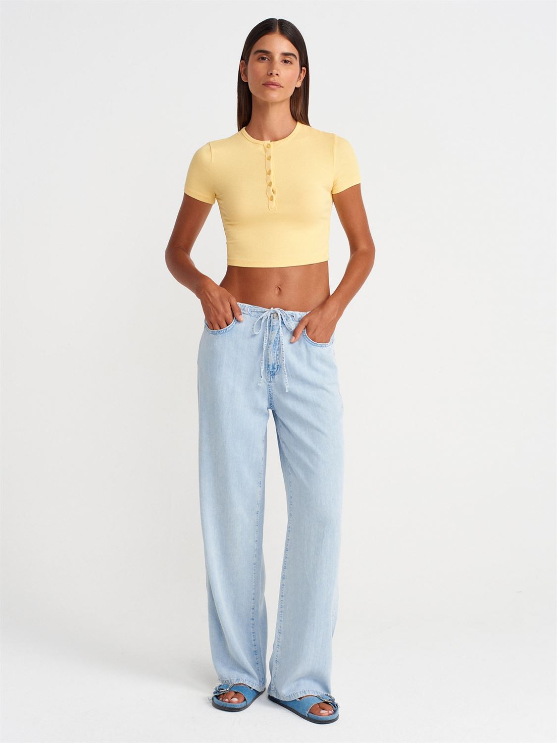 Düğme Detaylı Crop Top Sarı