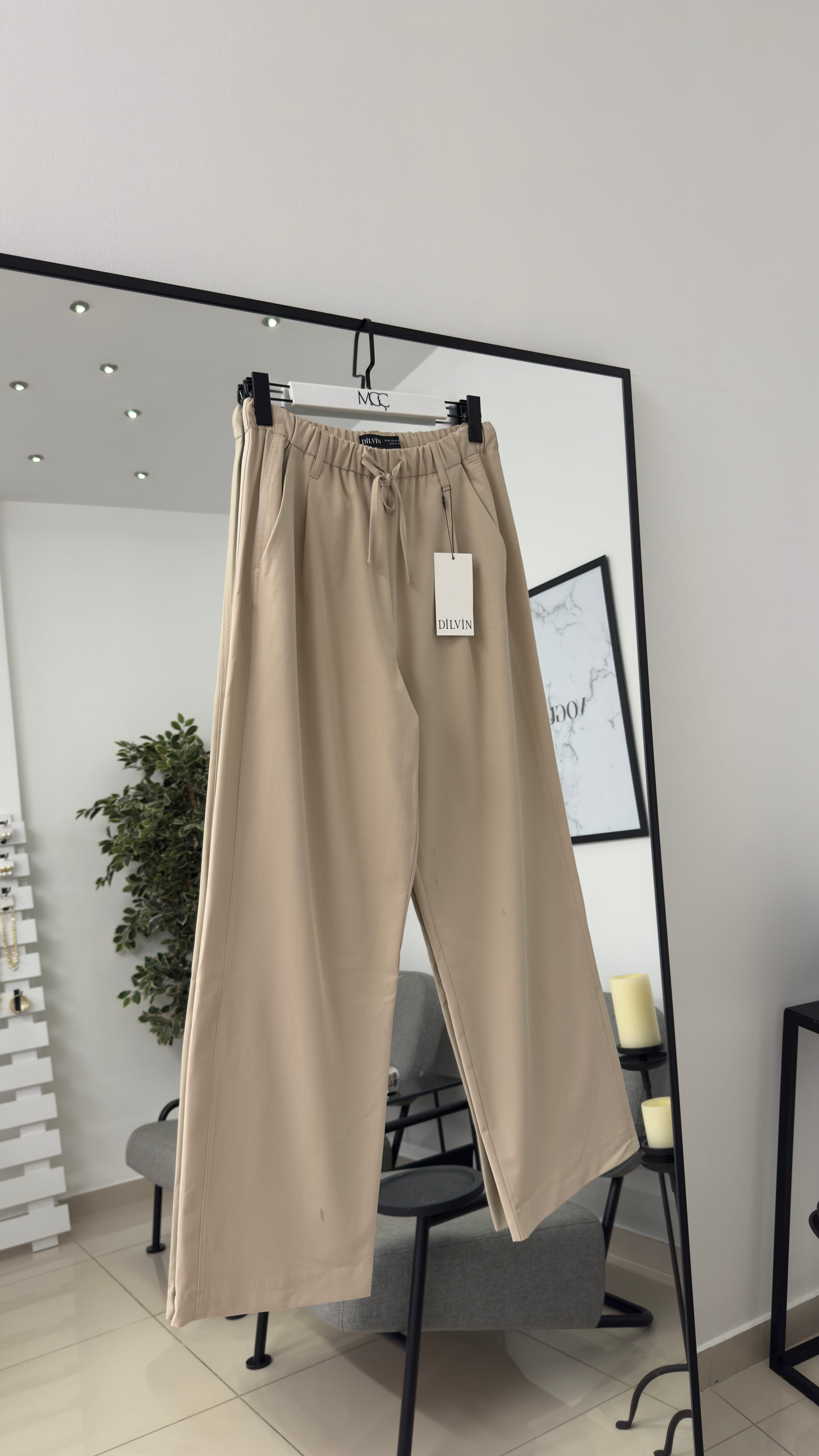 Beli Büzgülü Dümdüz Paça Pantolon/Bej