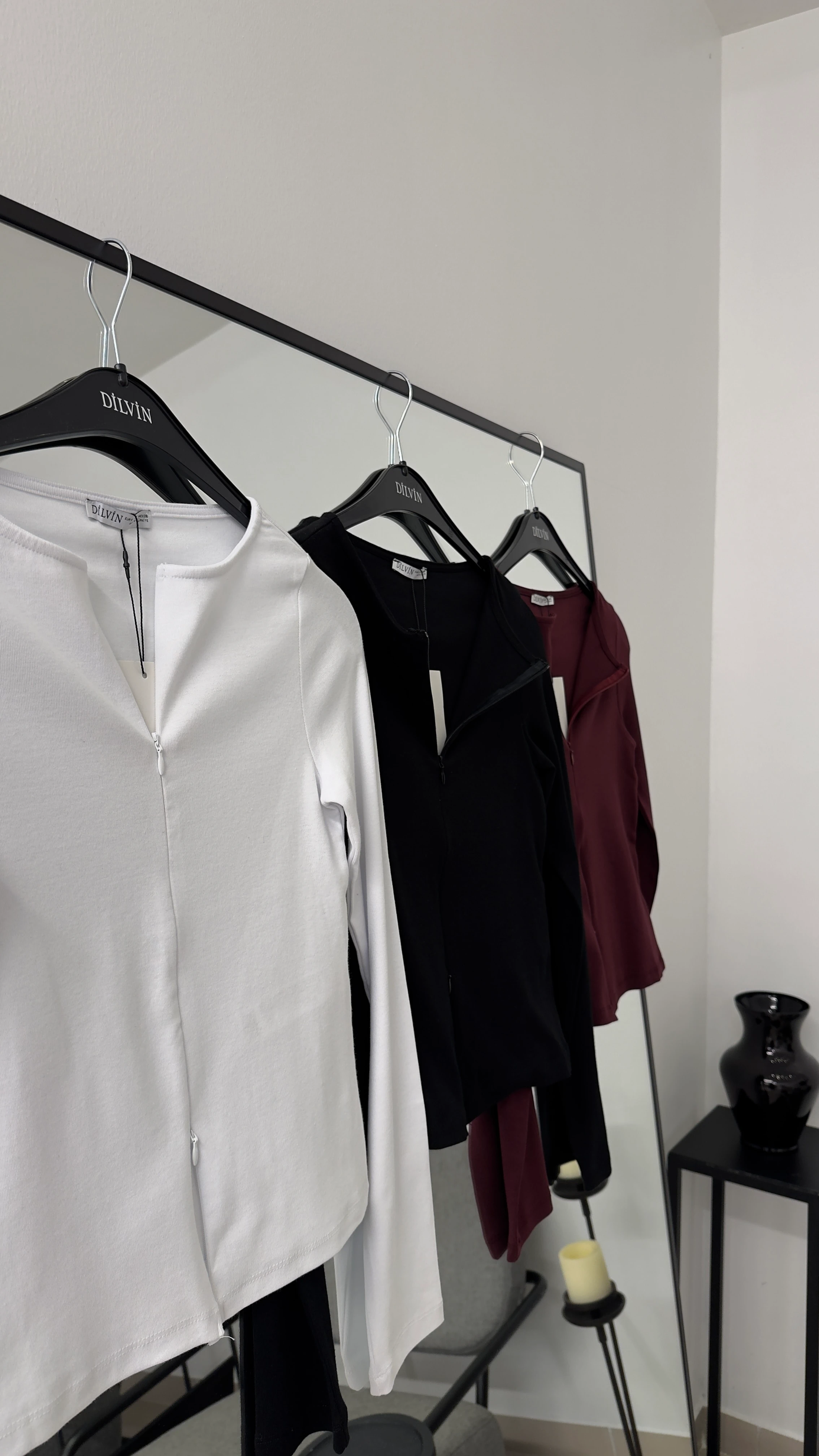 Fermuar Detaylı Uzun Kollu Top - Beyaz/Siyah/Bordo