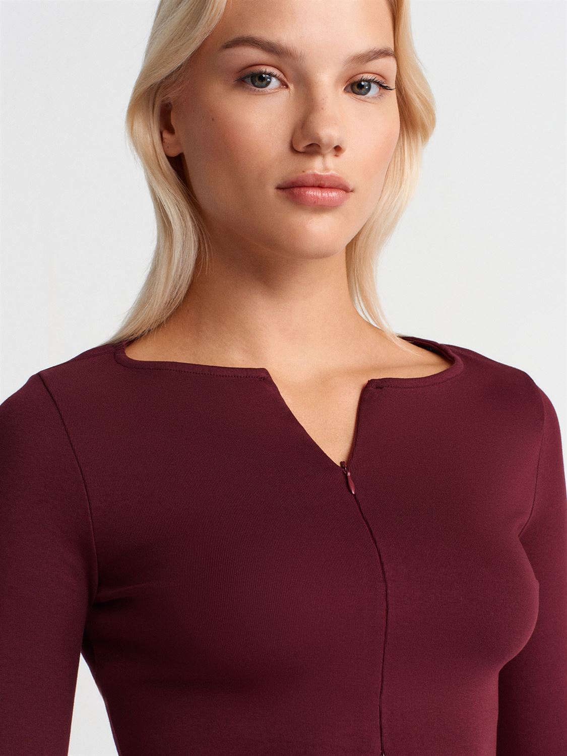 Fermuar Detaylı Uzun Kollu Top - Beyaz/Siyah/Bordo