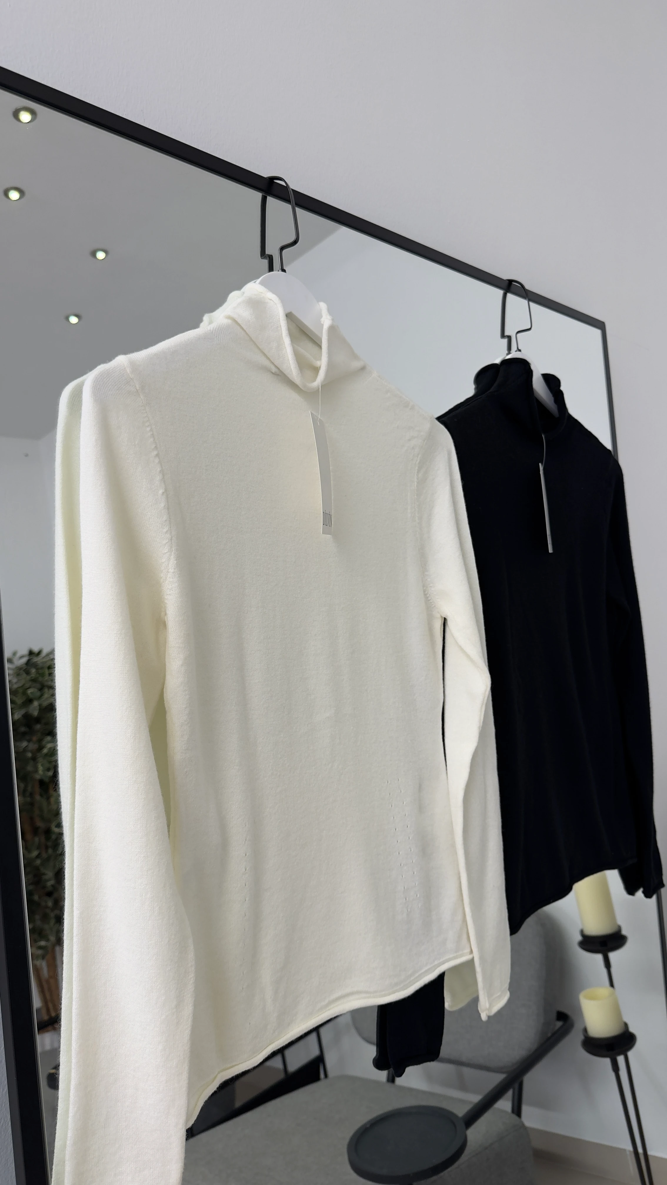 Dik Yaka Yumuşak İnce Dokulu Triko Kazak