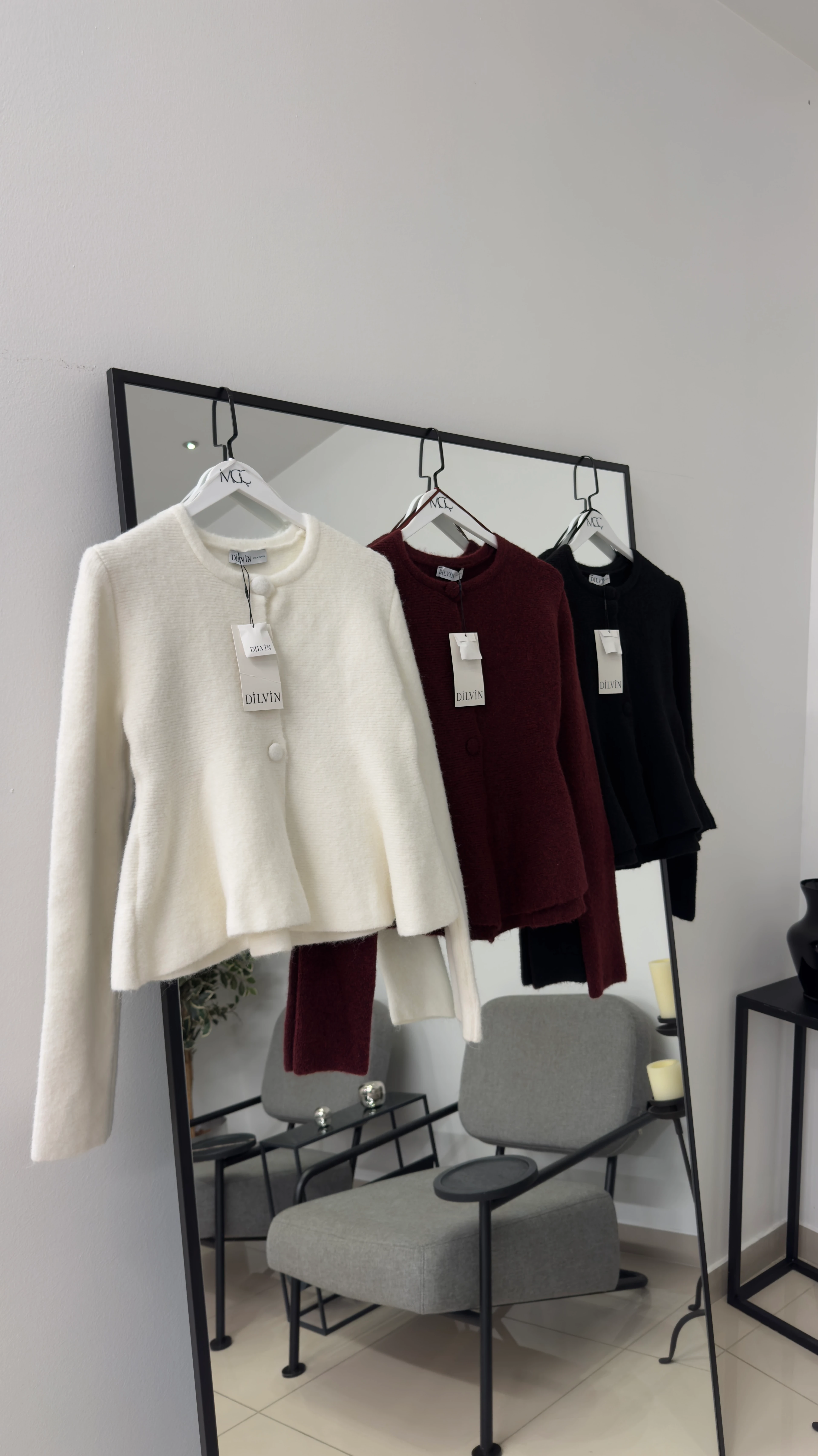 Yumuşak Dokulu Peplum Düğmeli Triko Hırka - Beyaz/Bordo/Siyah