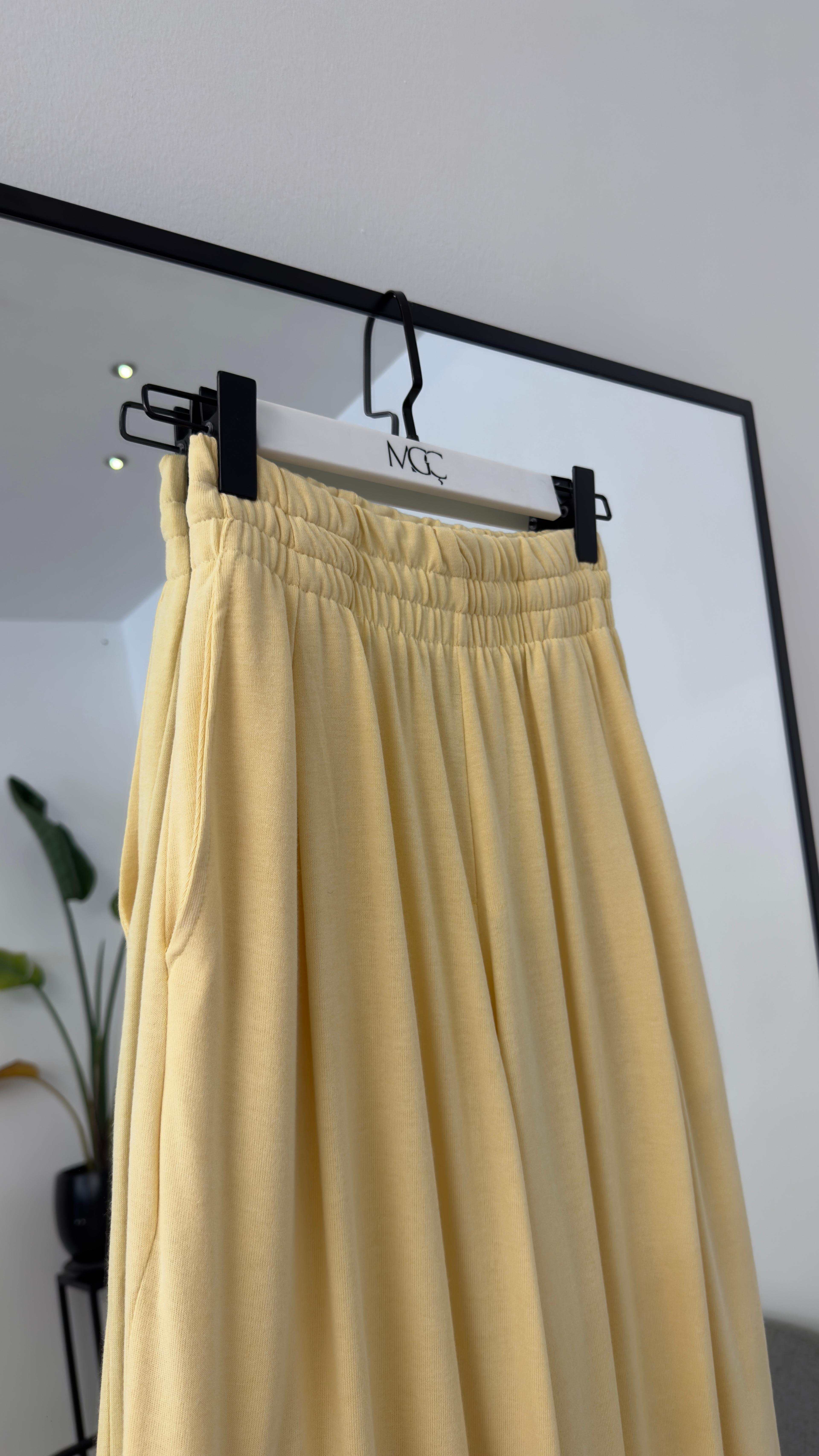 Sarı Pantolon