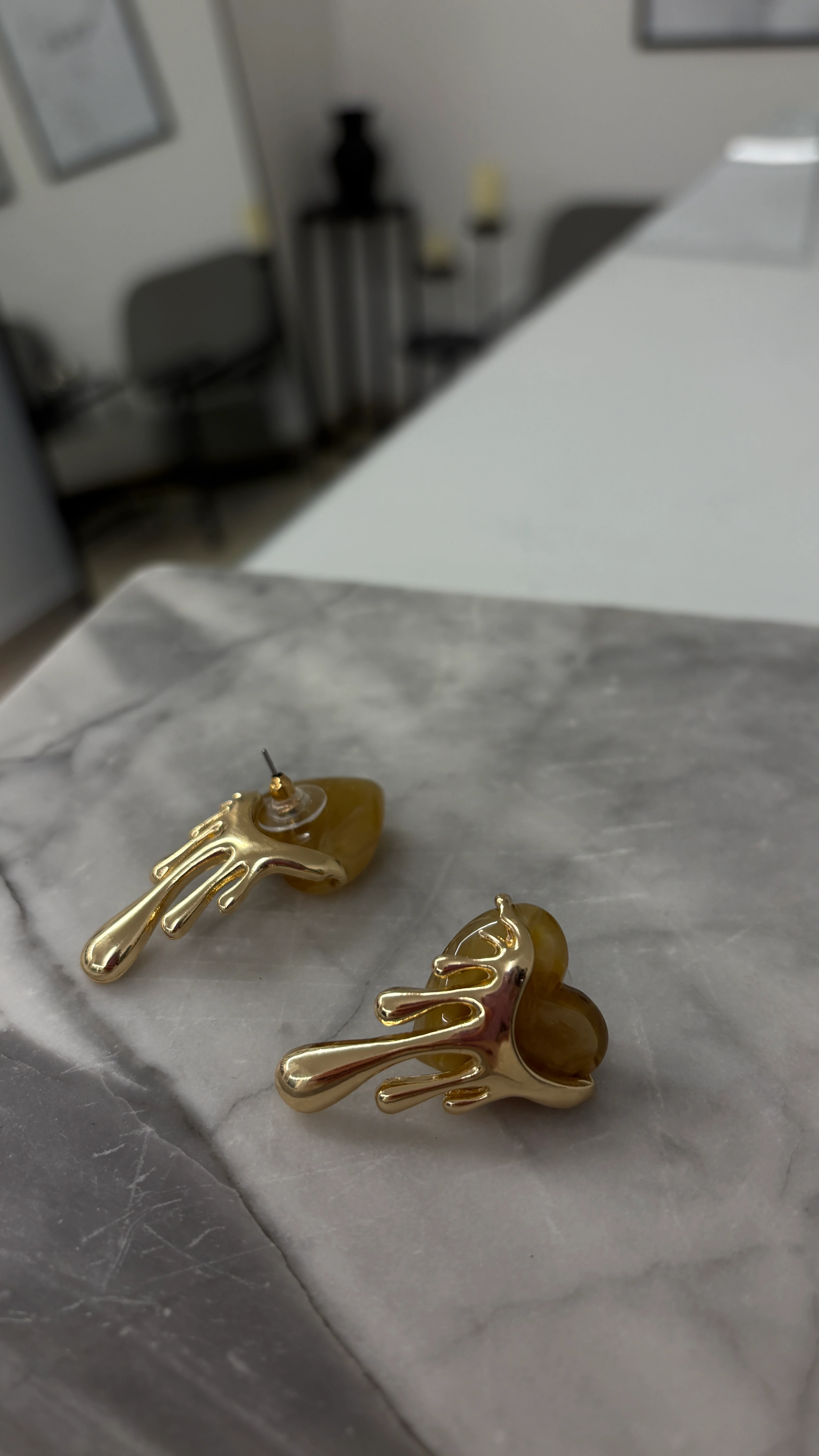 Camel Kalp Su Damlası Kelepçeli Küpe