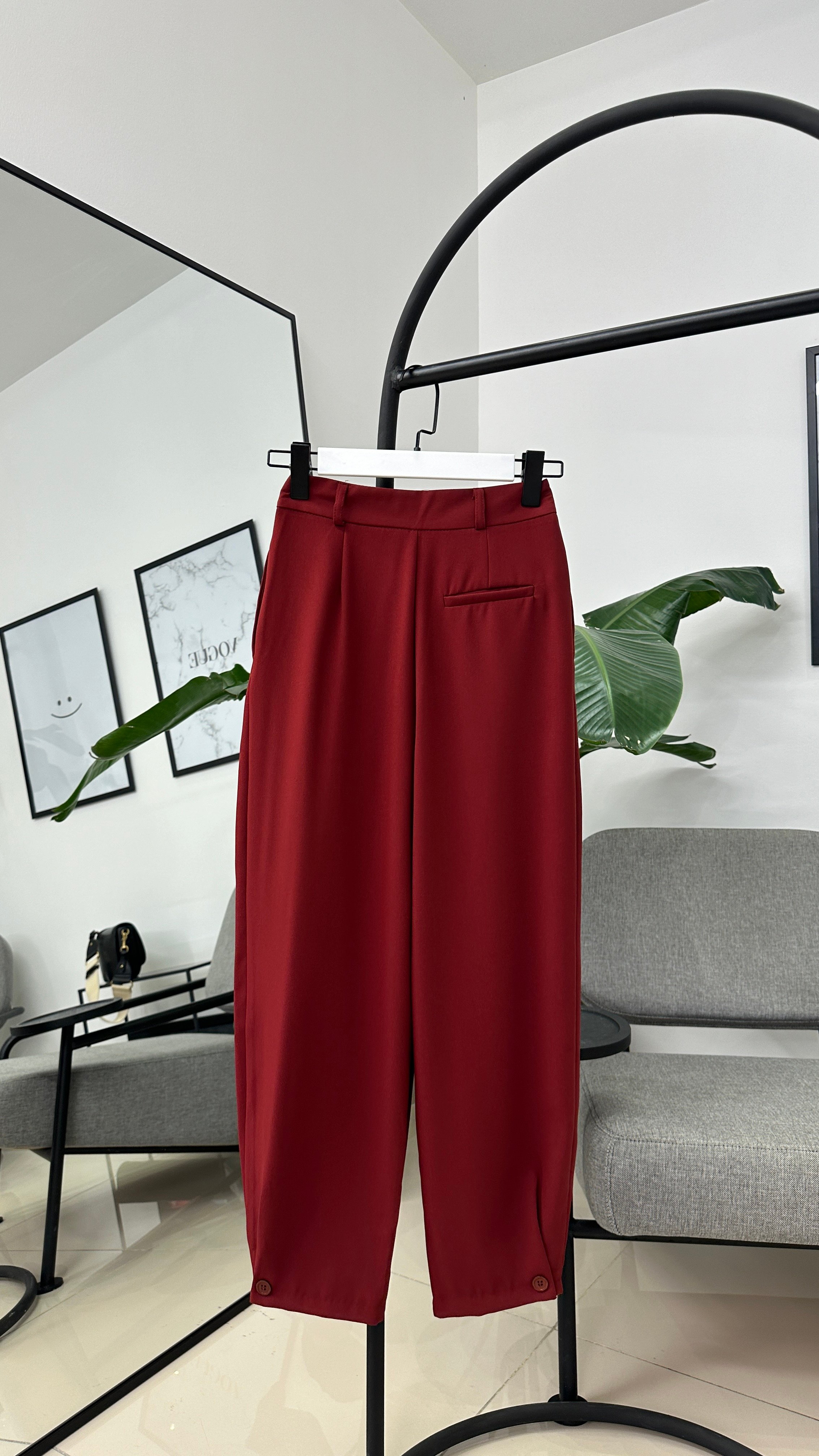 Bordo Paçası Düğme Detaylı Pantolon