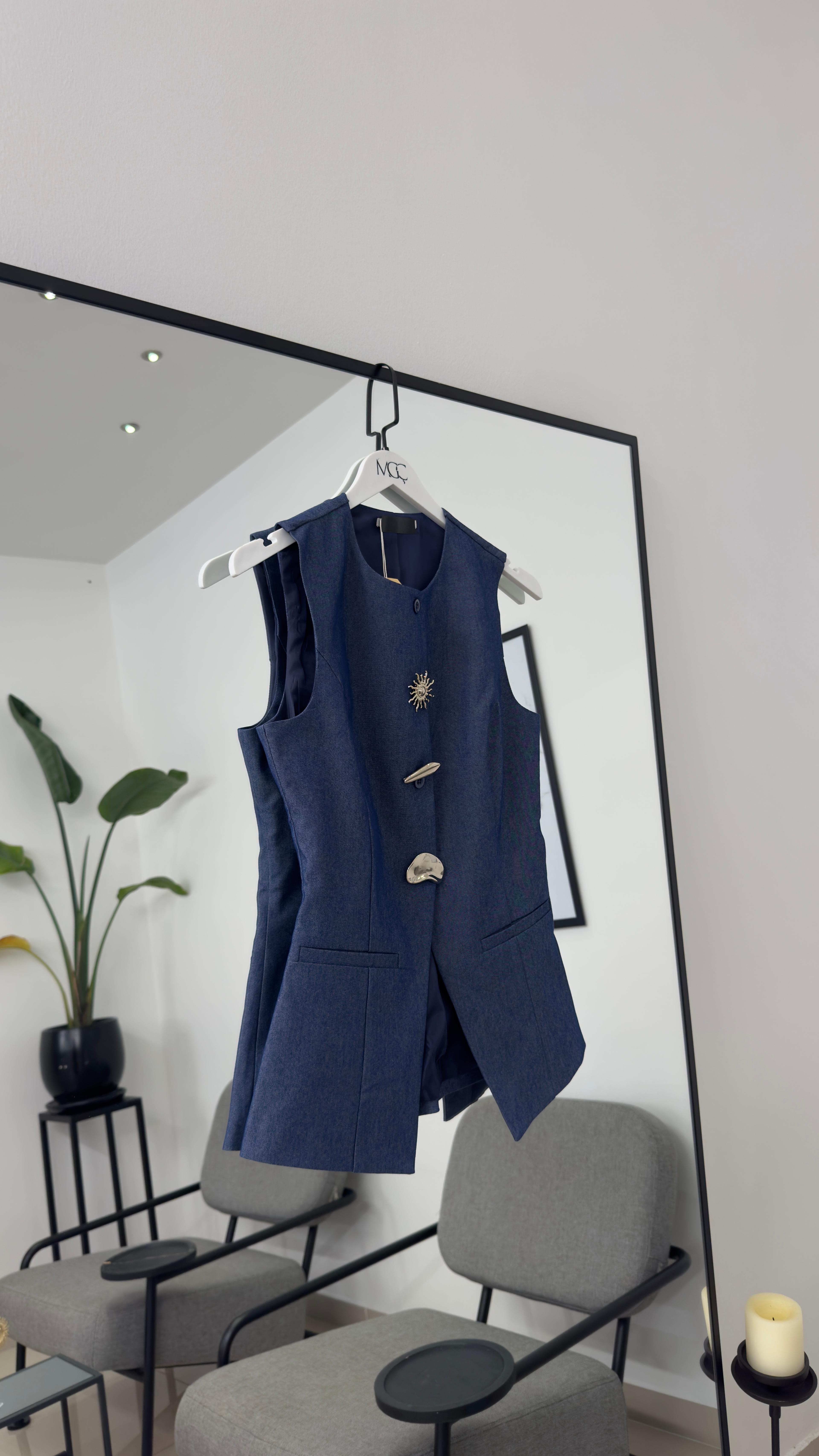 Broş Detaylı Gabardin Yelek/ Lacivert
