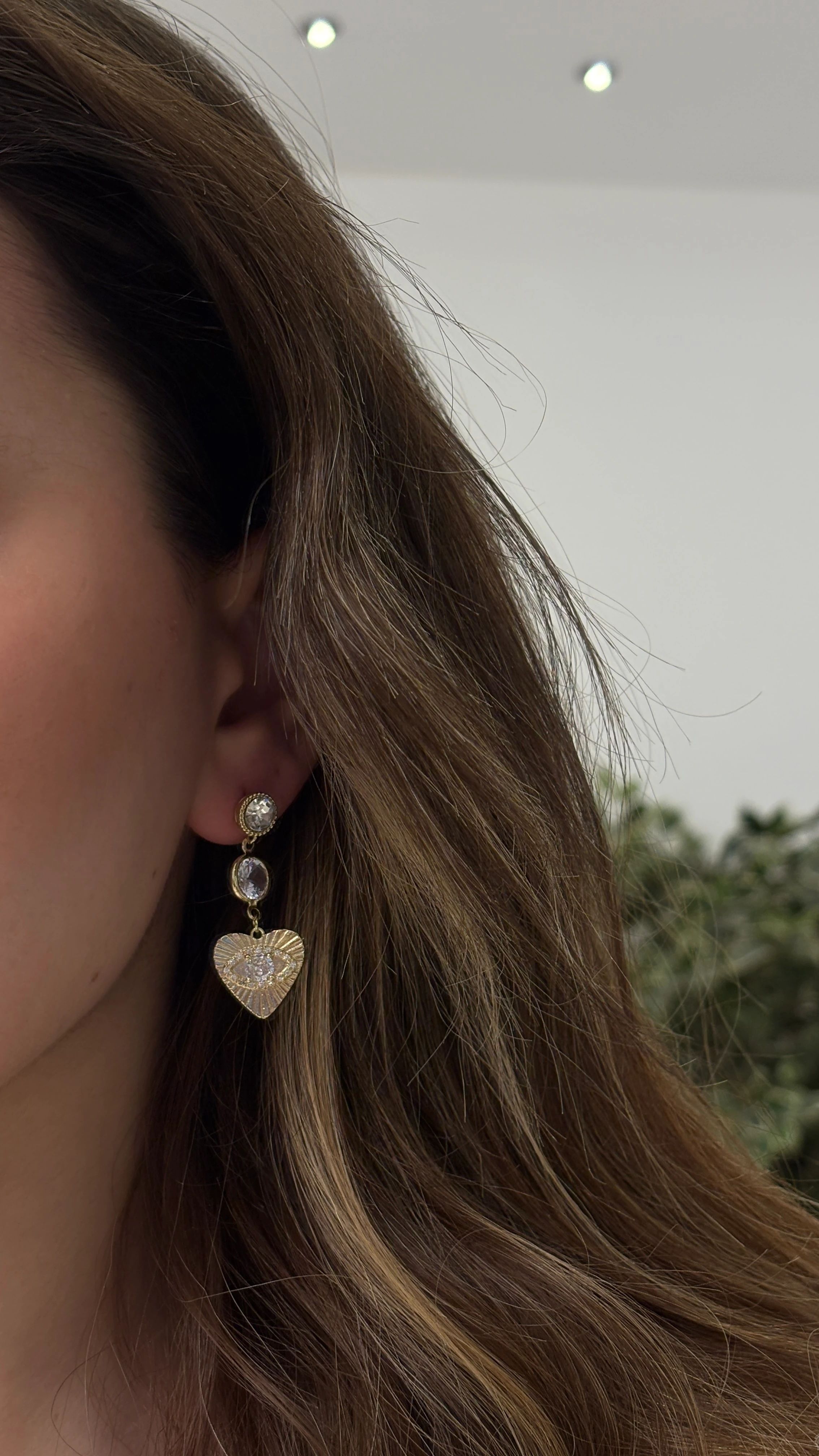 Kalpli Taşlı Sallantılı Küpe (altınkaplama)