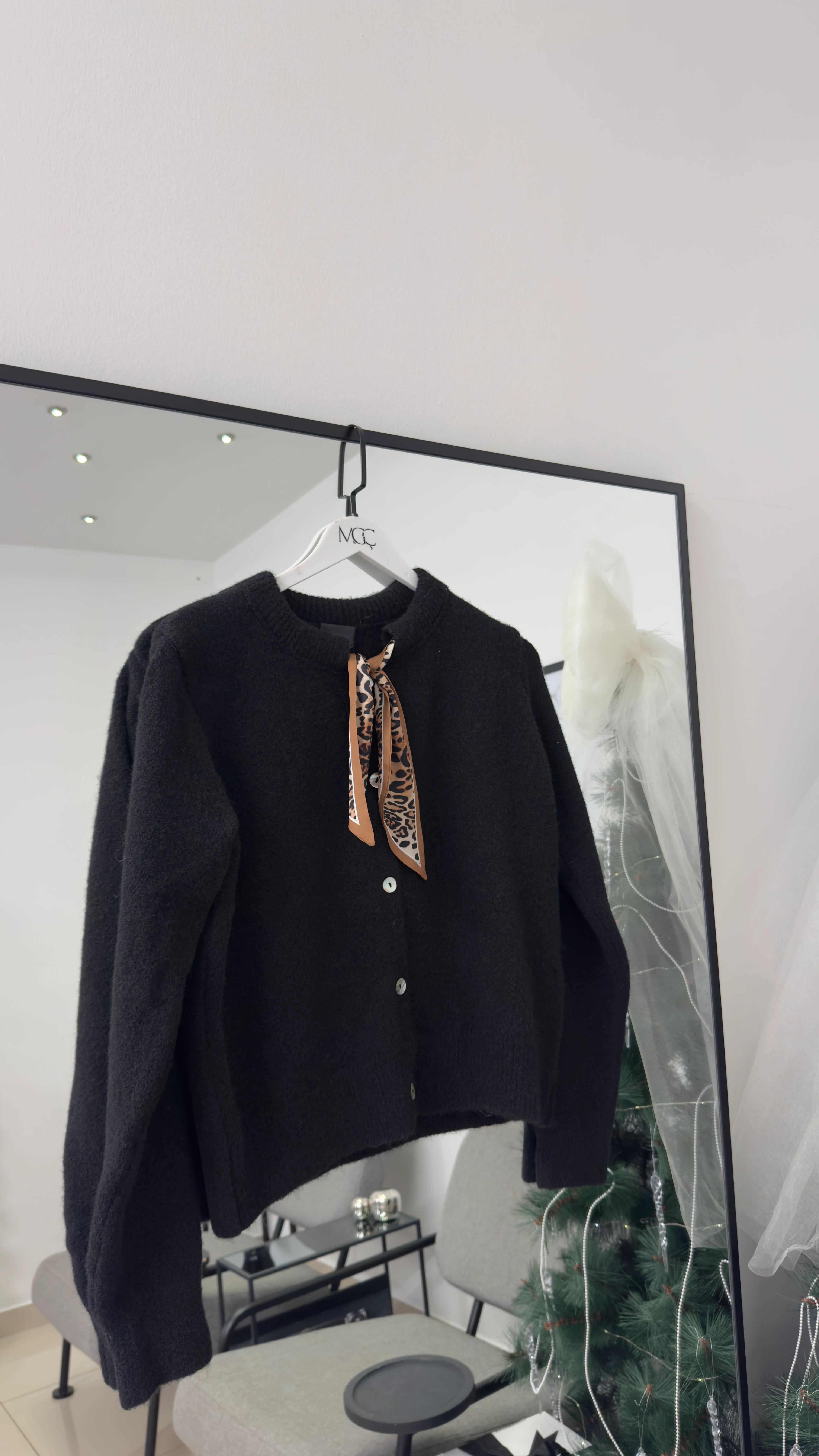 Fular Detaylı Triko Hırka/ Koyu Bej- Siyah