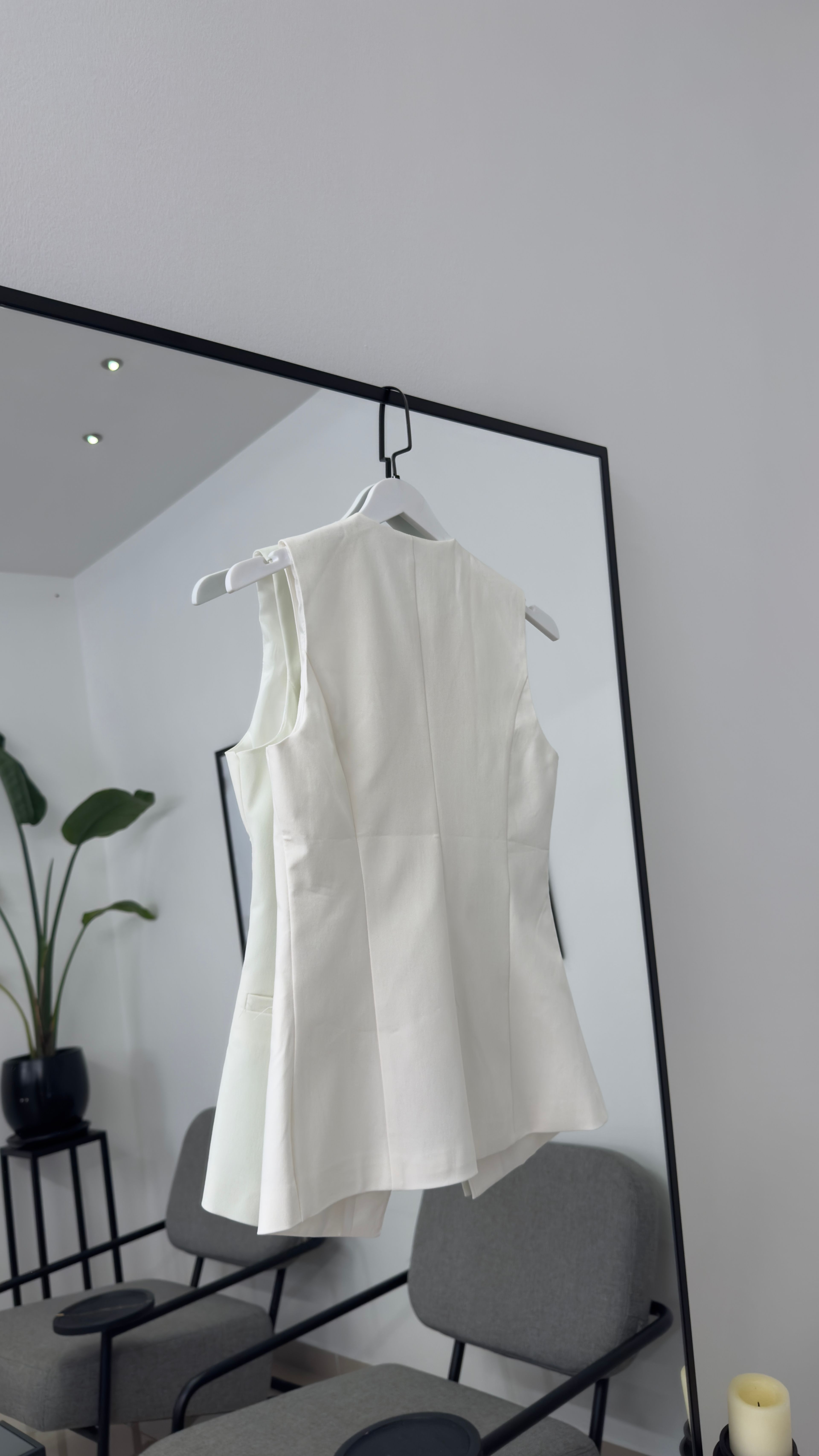 Broş Detaylı Gabardin Yelek/ Ekru