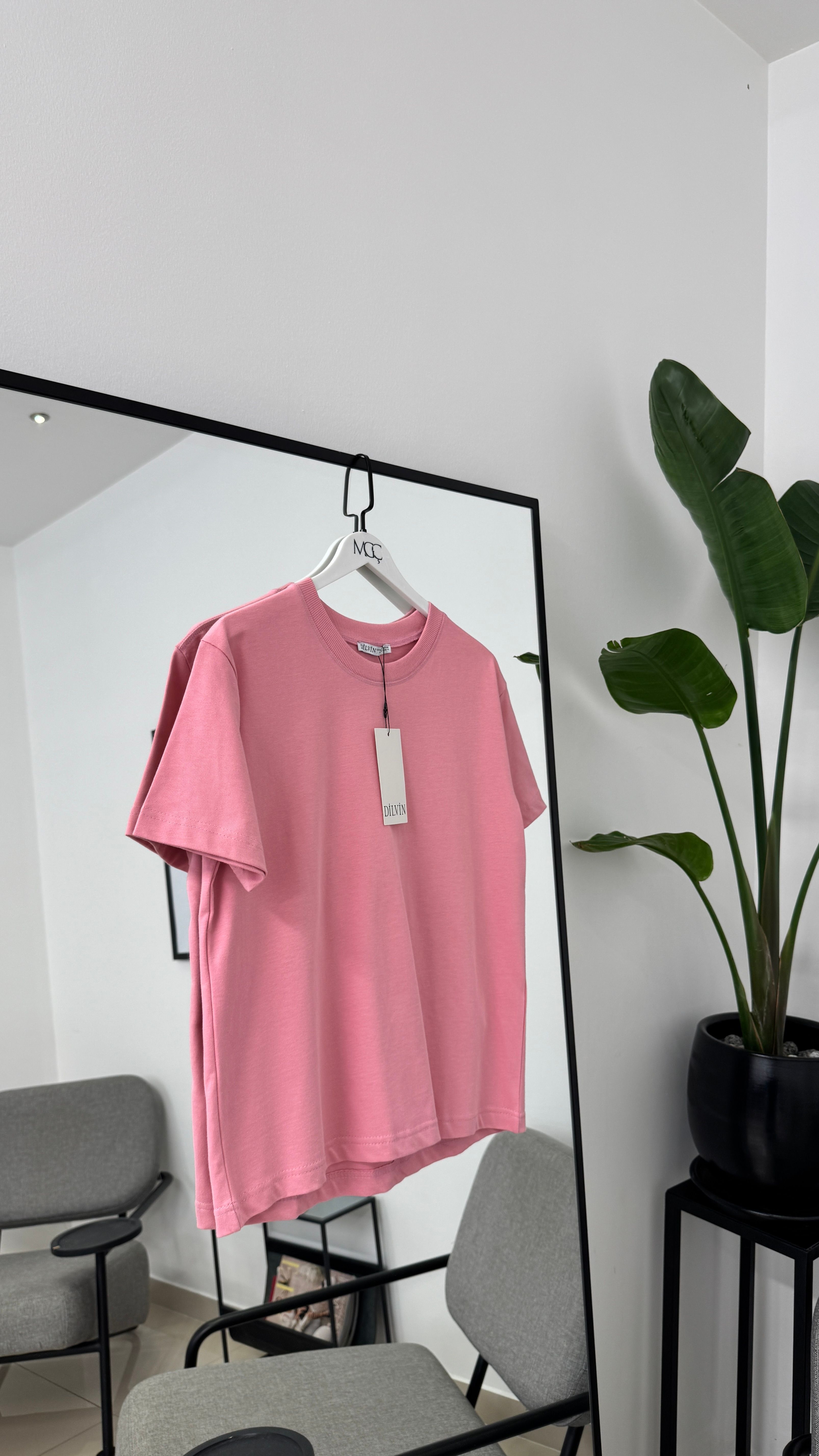Dekoratif Yaka T-shirt/ Beyaz-Siyah