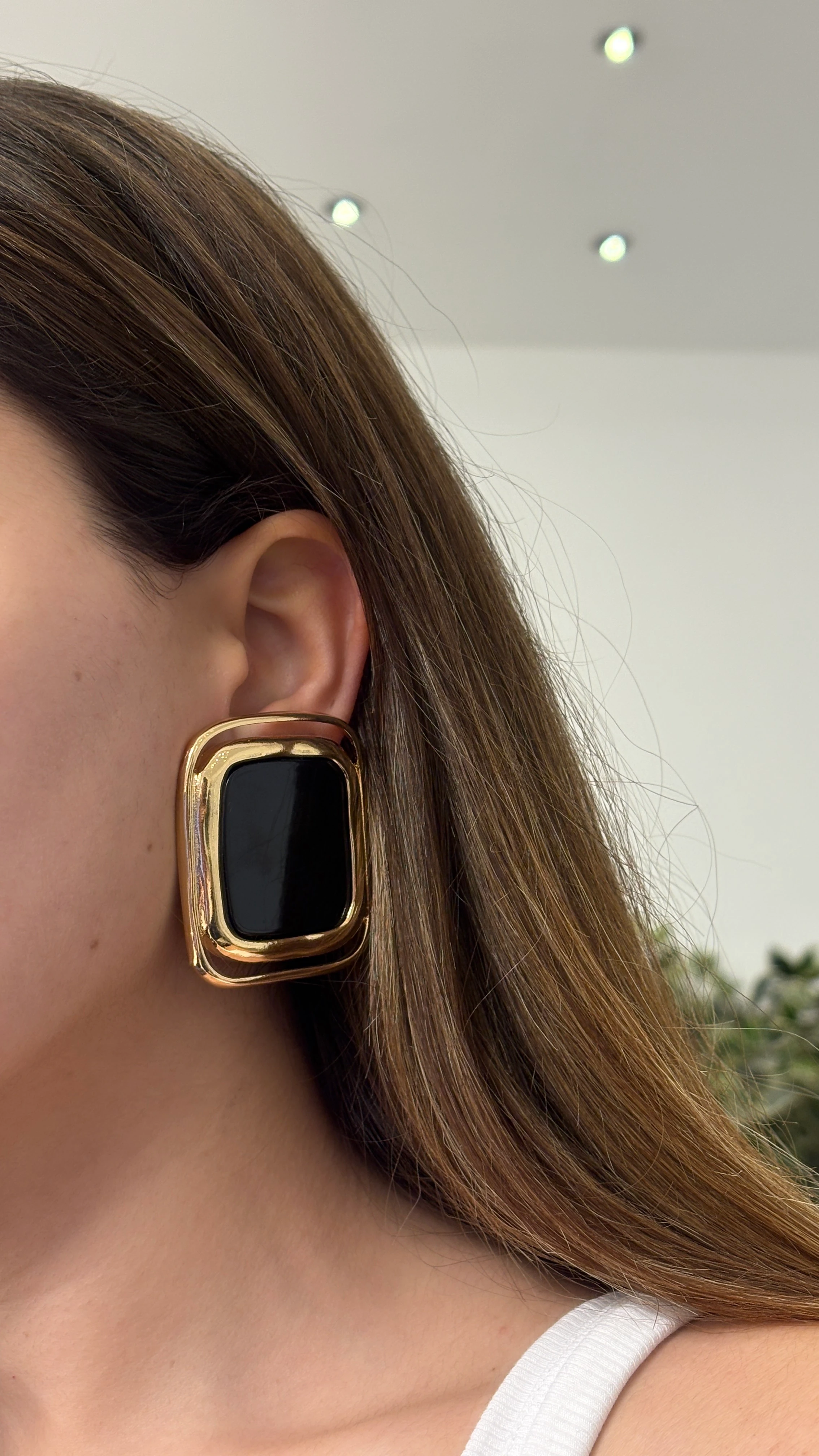 Siyah Mineli Vintage Gold Büyük Kare Küpe