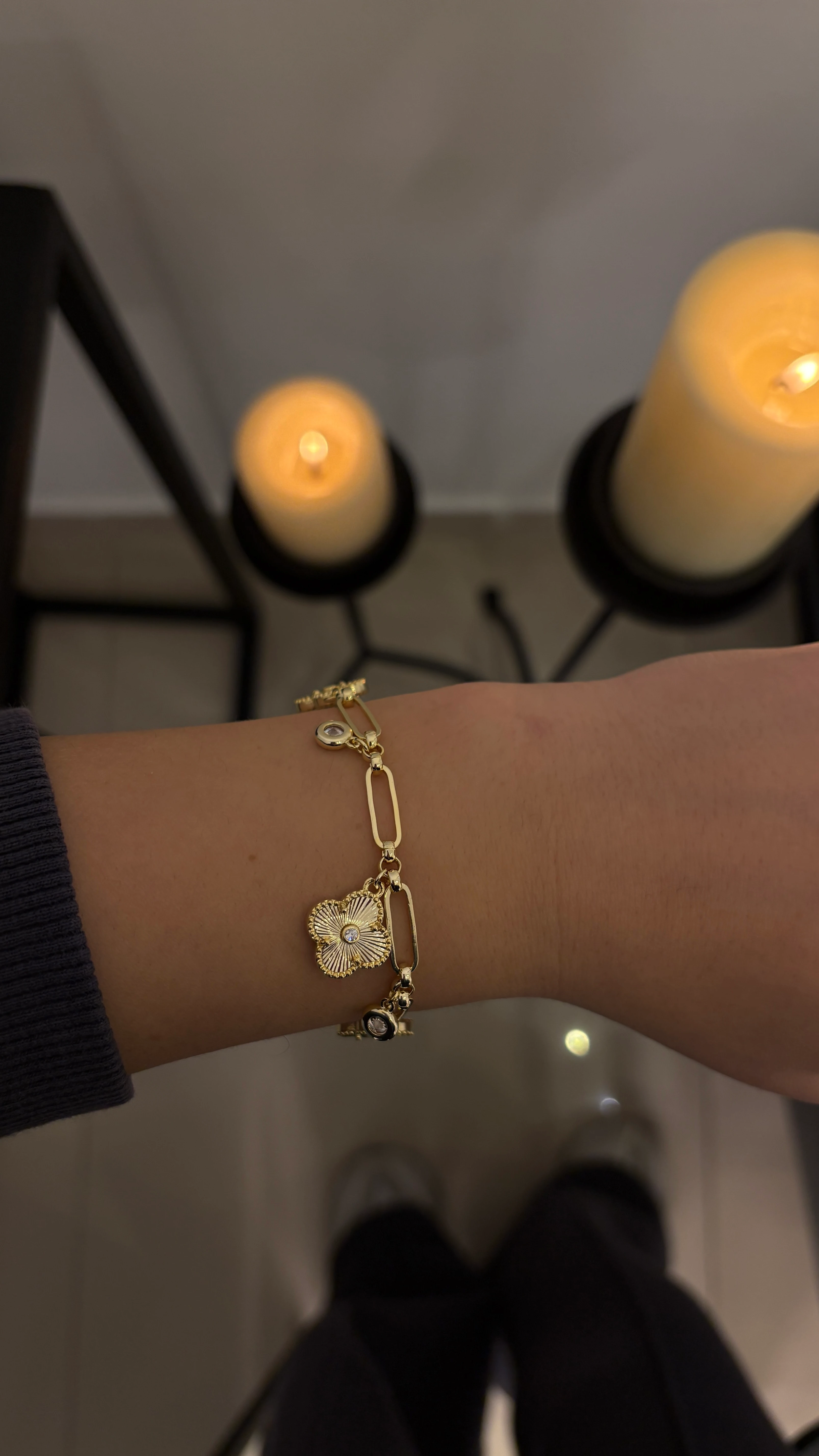 Yonca Taşlı Çarmlı Bileklik ( altın kaplama)