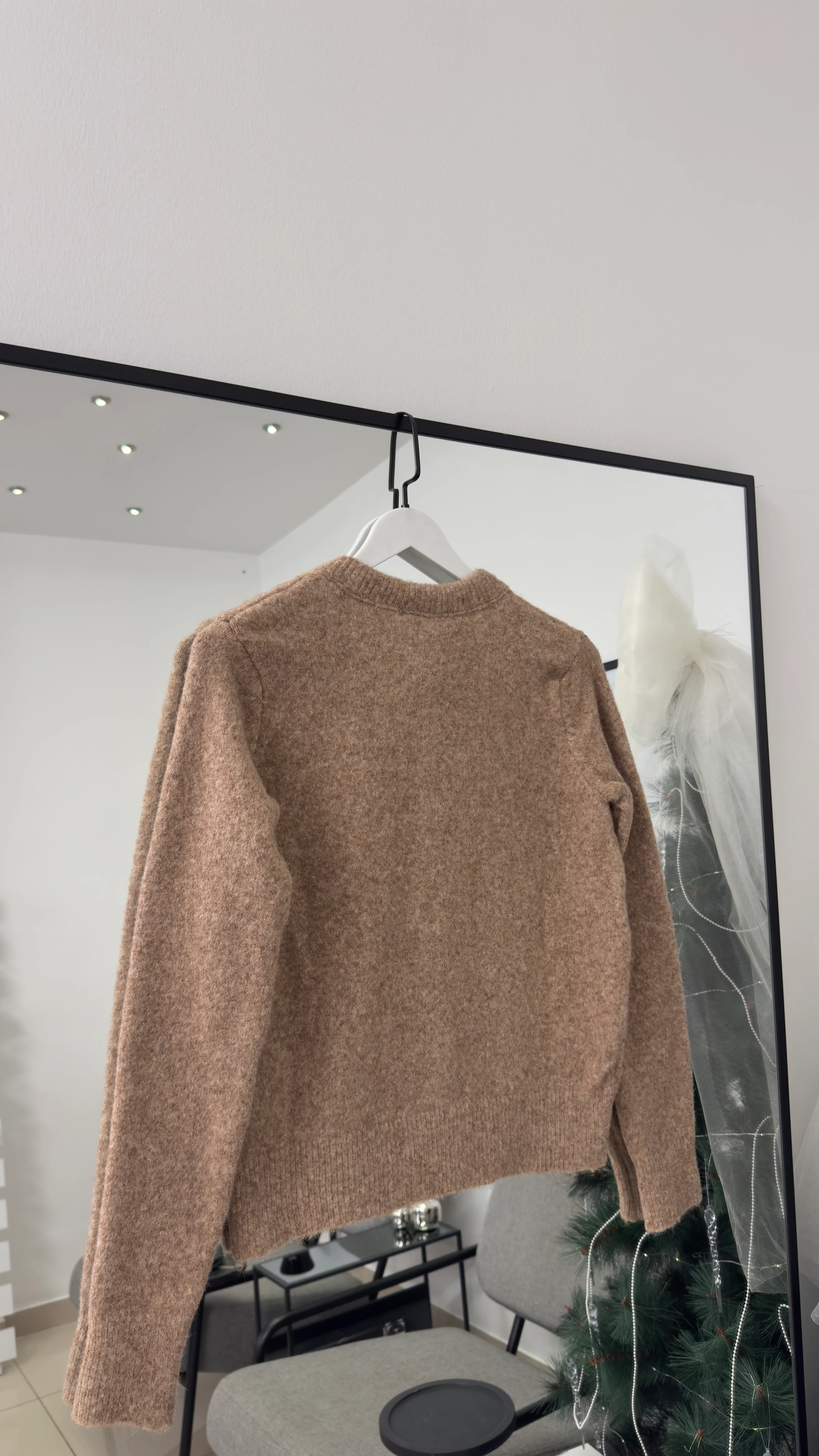 Fular Detaylı Triko Hırka/ Koyu Bej- Siyah