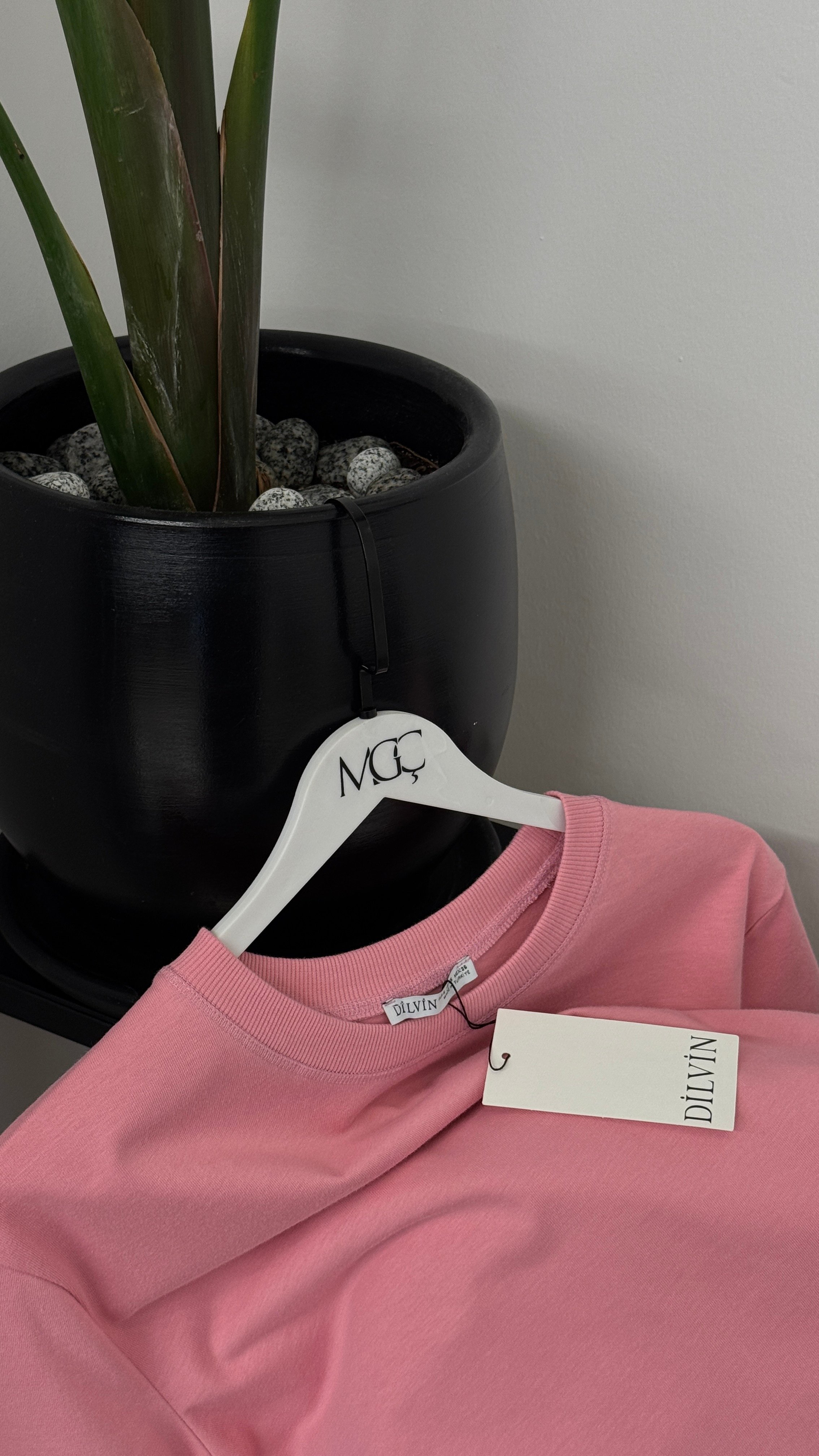Dekoratif Yaka T-shirt/ Beyaz-Siyah