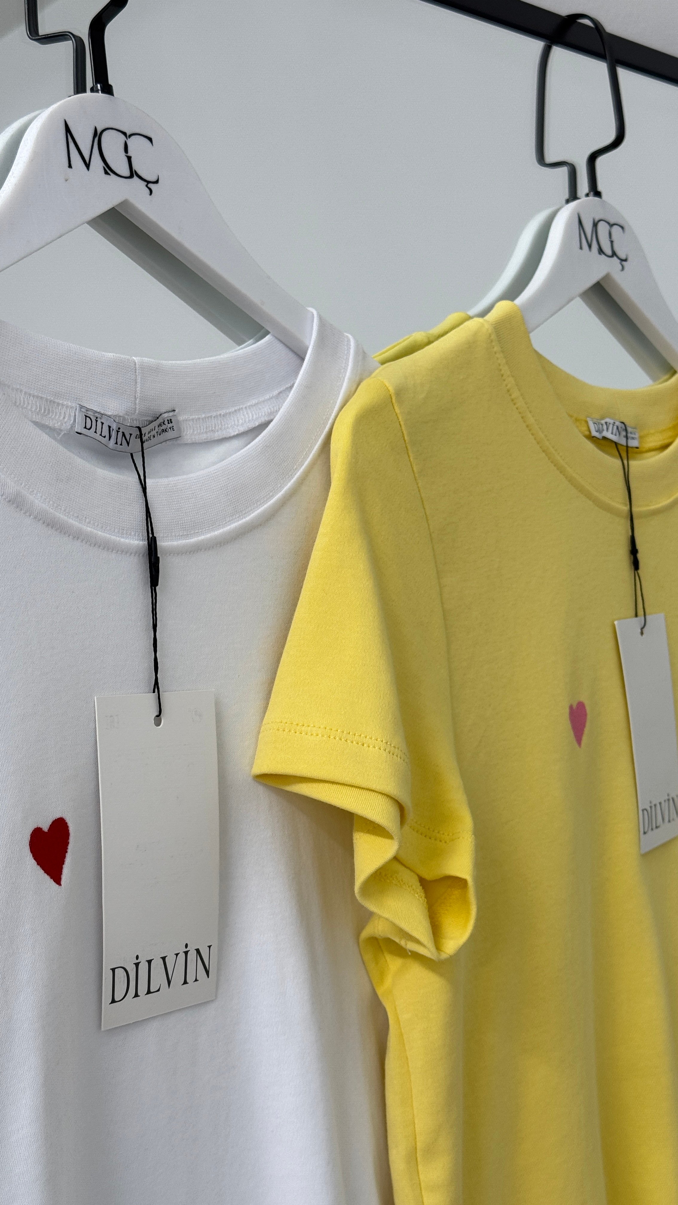 Kalp Nakışlı Pamuklu T-shirt /Sarı-Beyaz