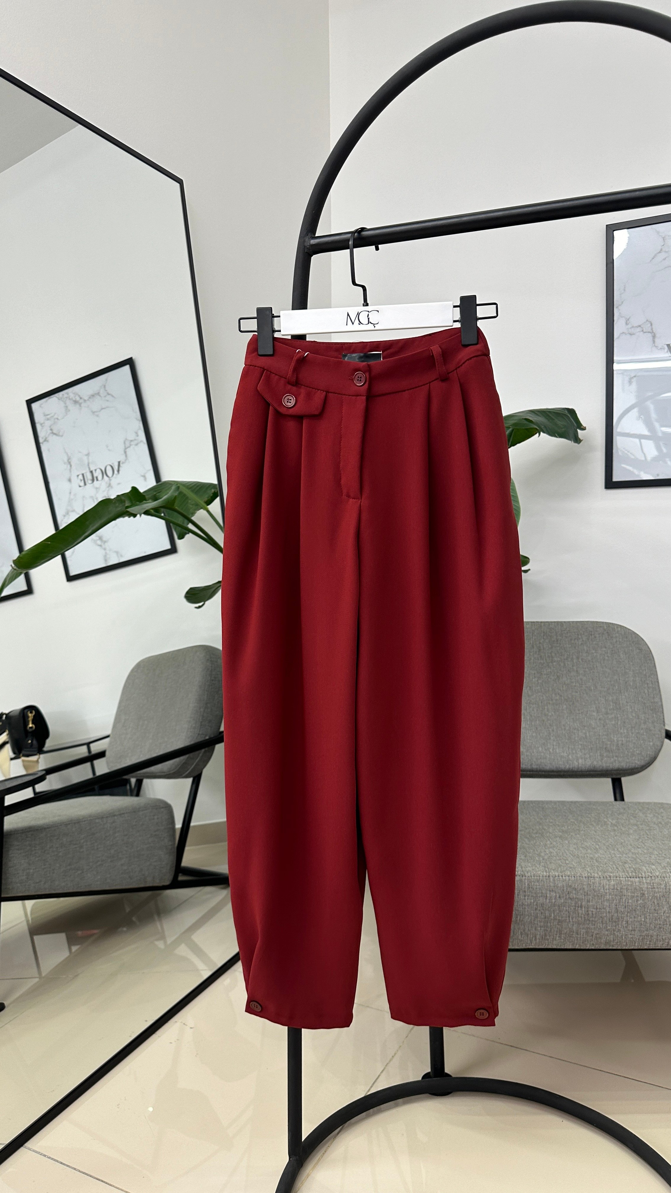 Bordo Paçası Düğme Detaylı Pantolon