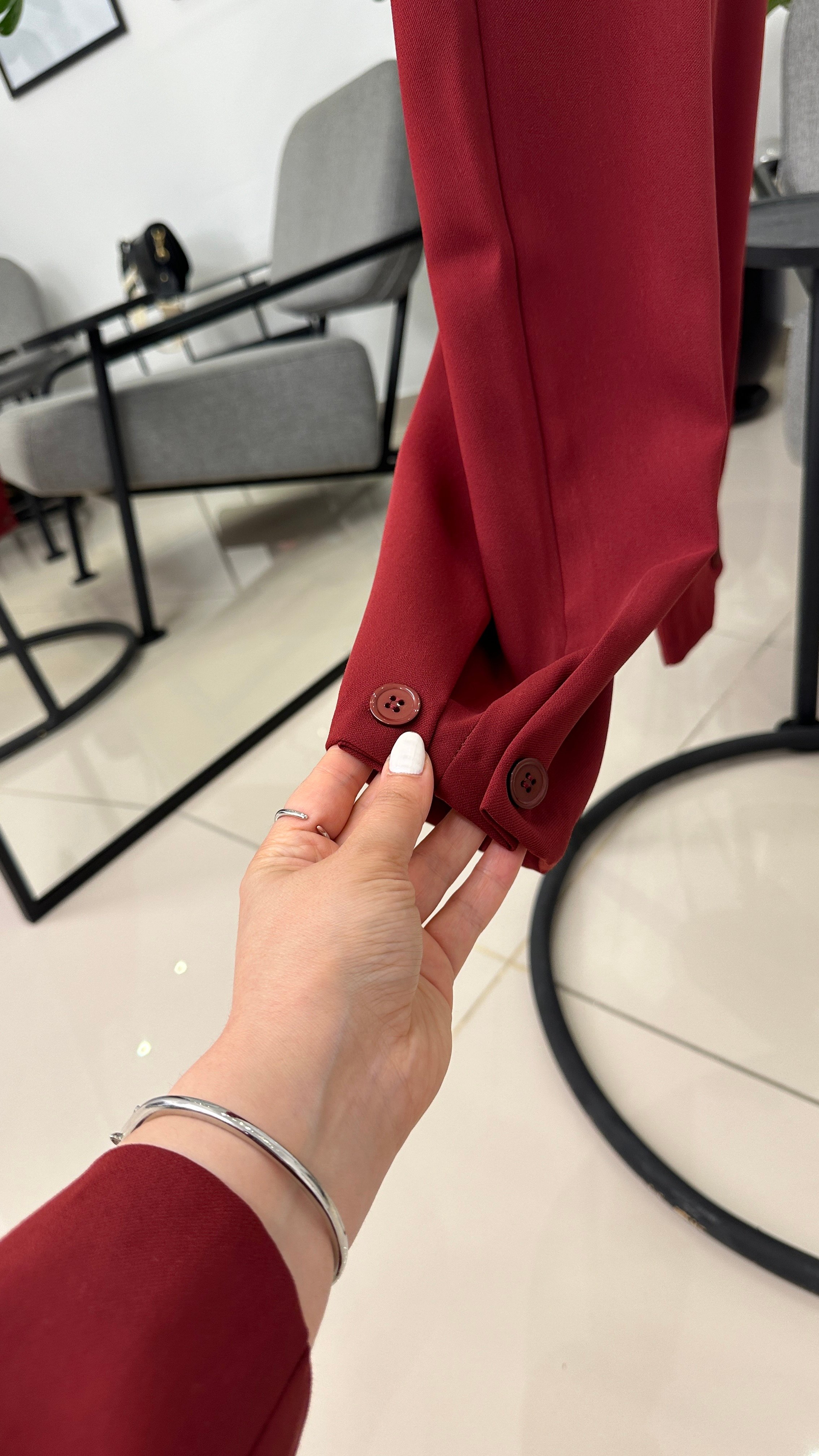 Bordo Paçası Düğme Detaylı Pantolon
