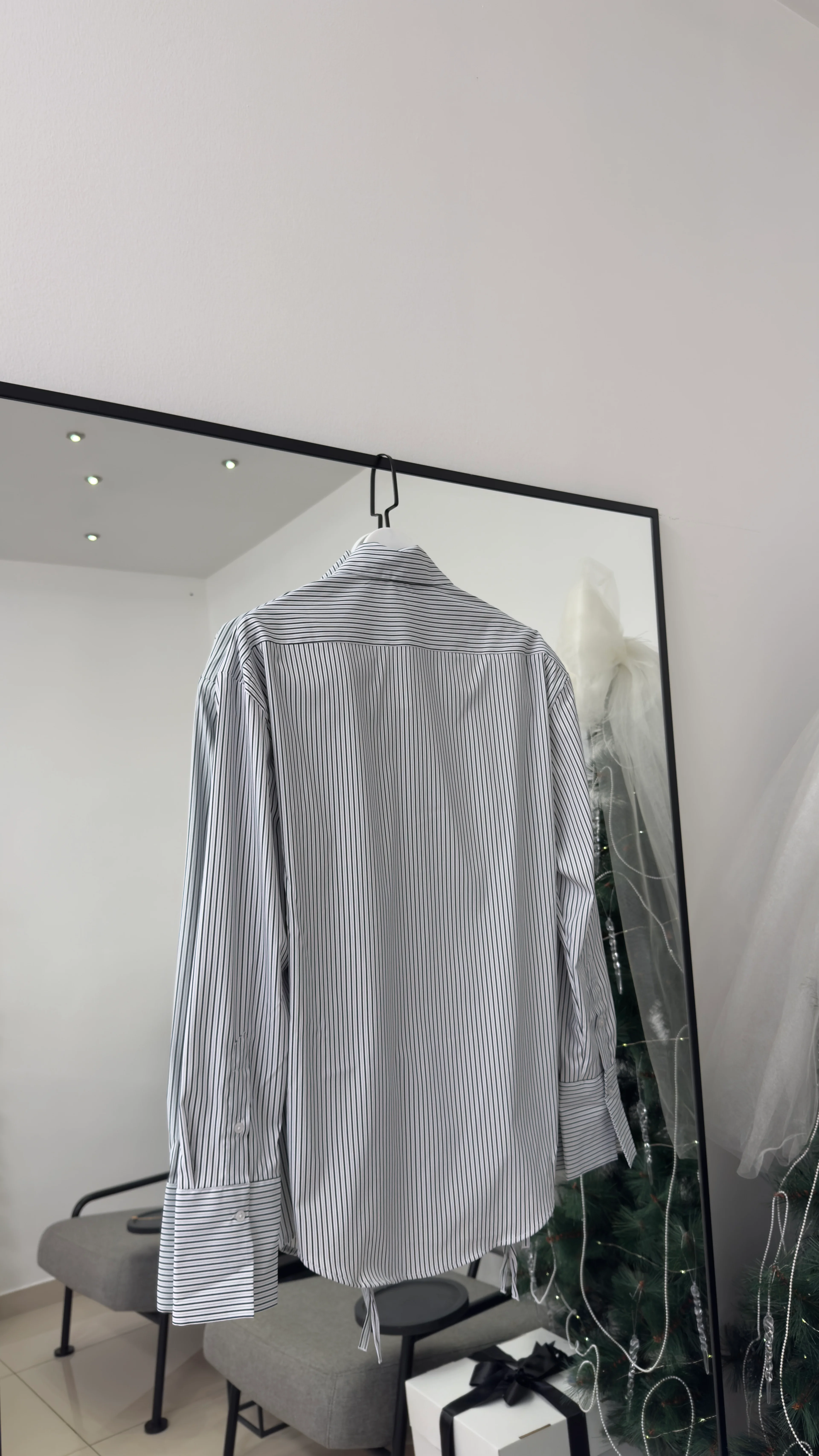 Omuzları Vatkalı Korse İp Detaylı Gömlek