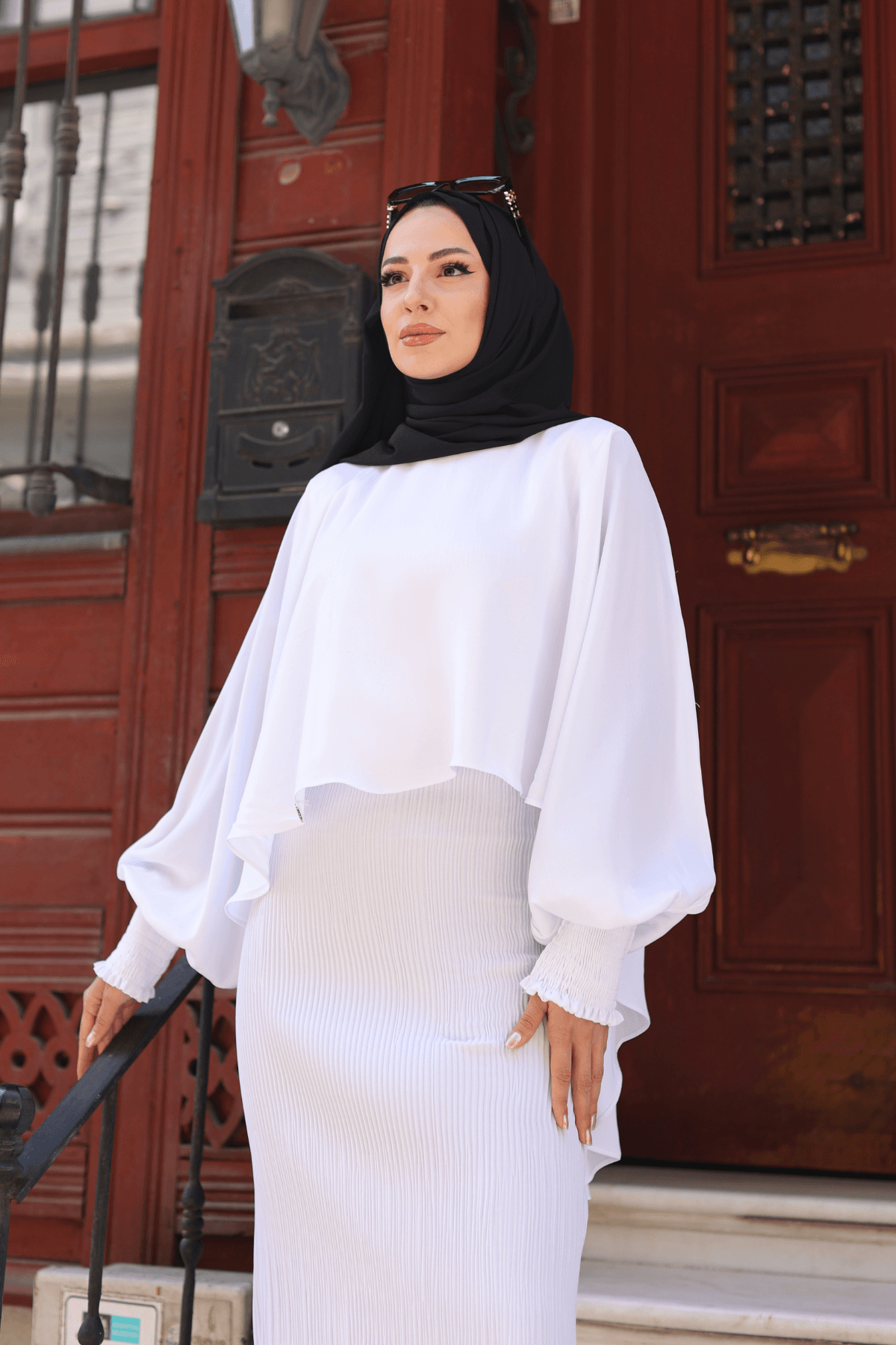 Elagant Dubai İpeği Pelerın Takım & Beyaz