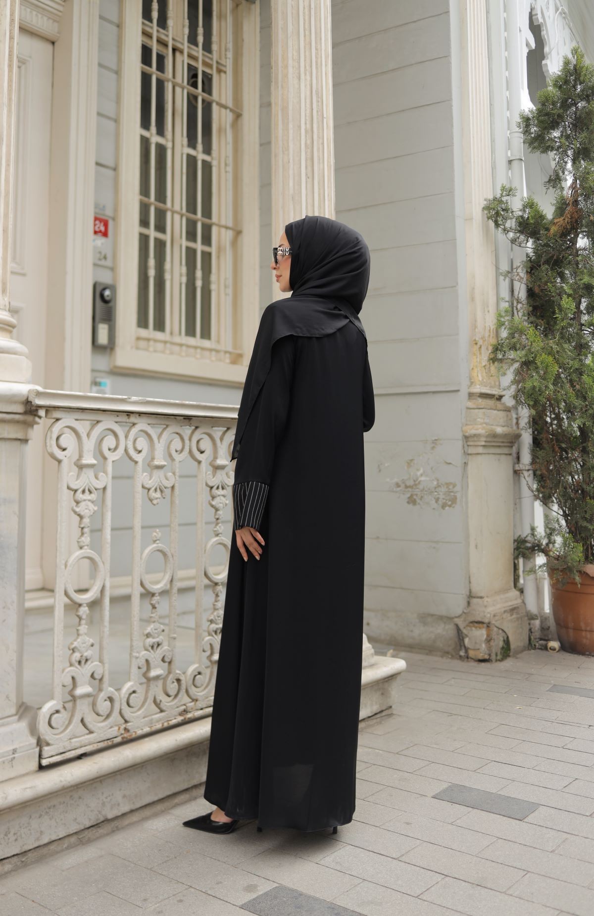 REVA FERACE & SİYAH