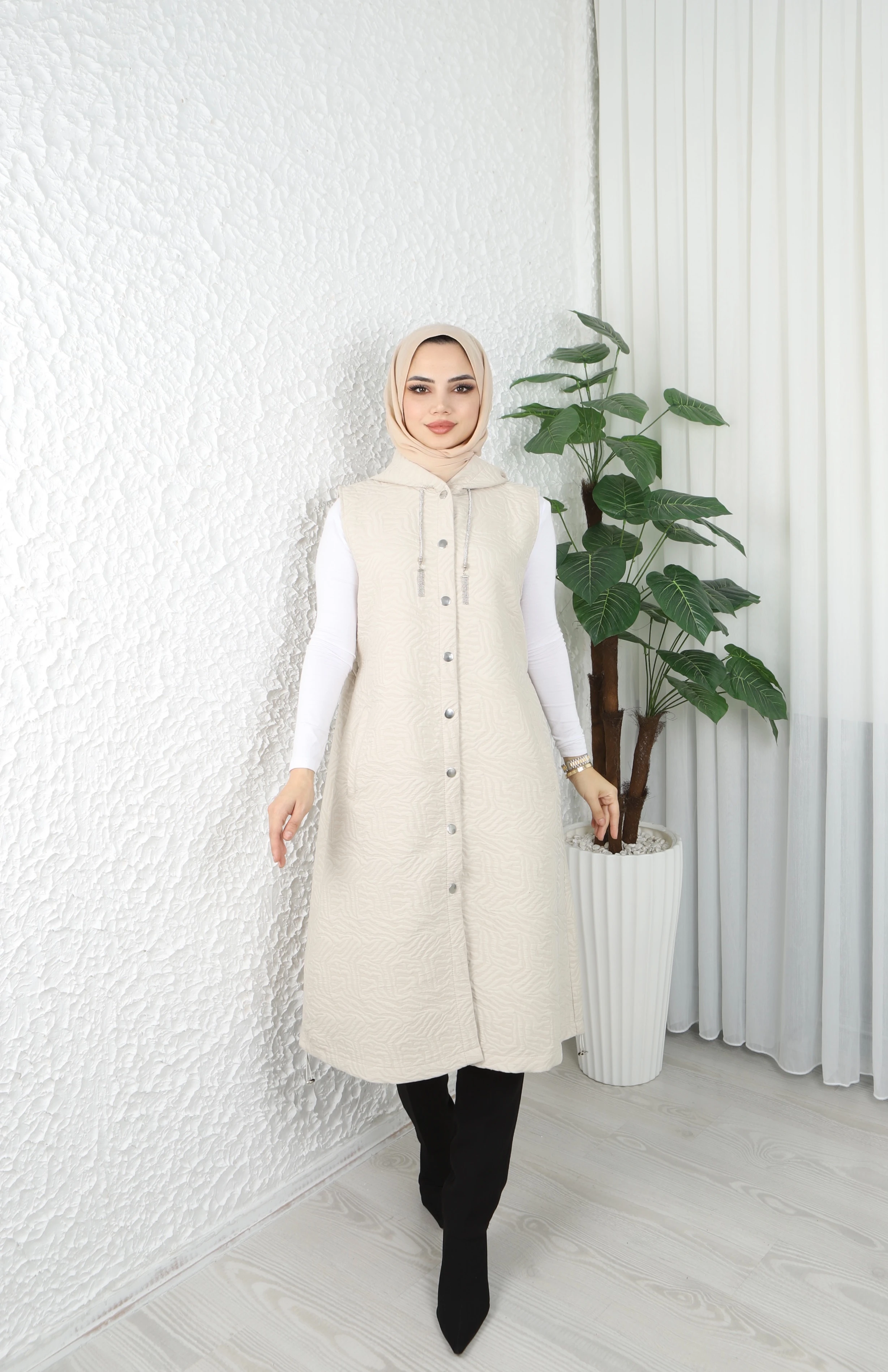 Kapüşonlu Desenli Kapitone Yelek