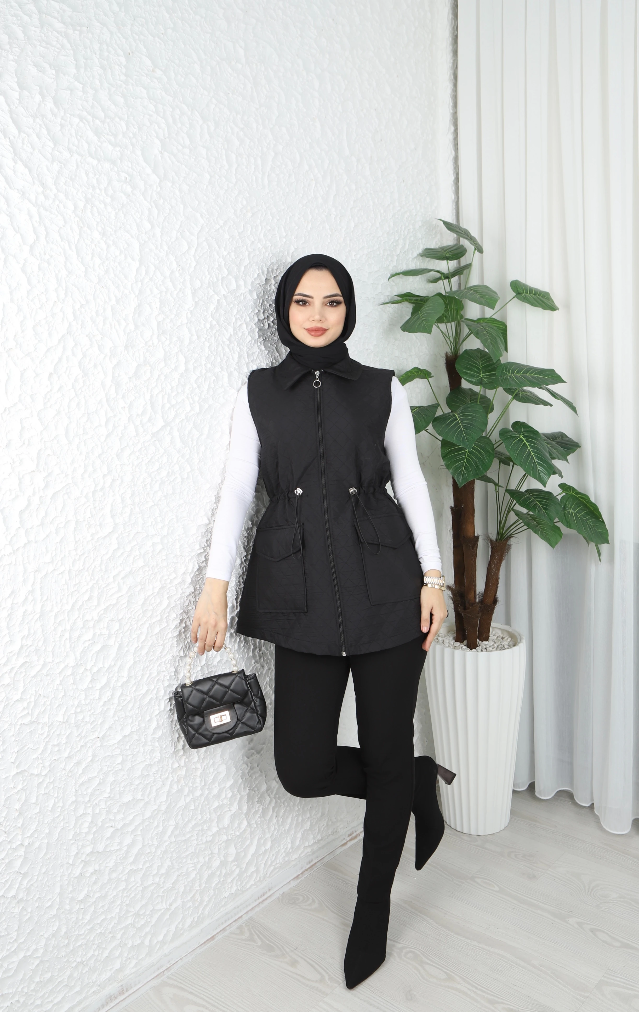 Belden Ayarlamalı Desenli Çift Cepli Kapitone Yelek 