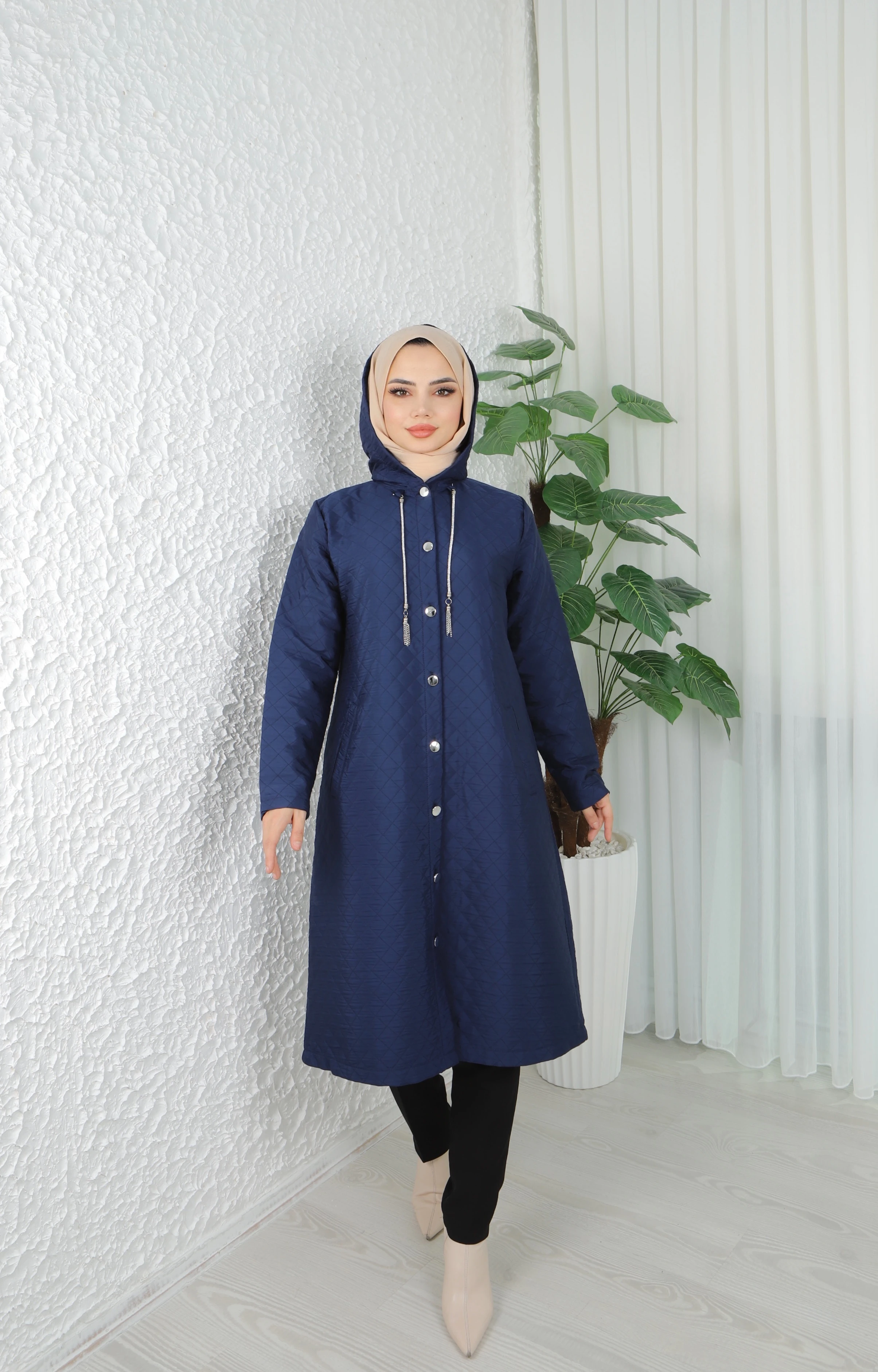 Kapüşonlu Midi Boy Baklava Desenli Kapitone Mont