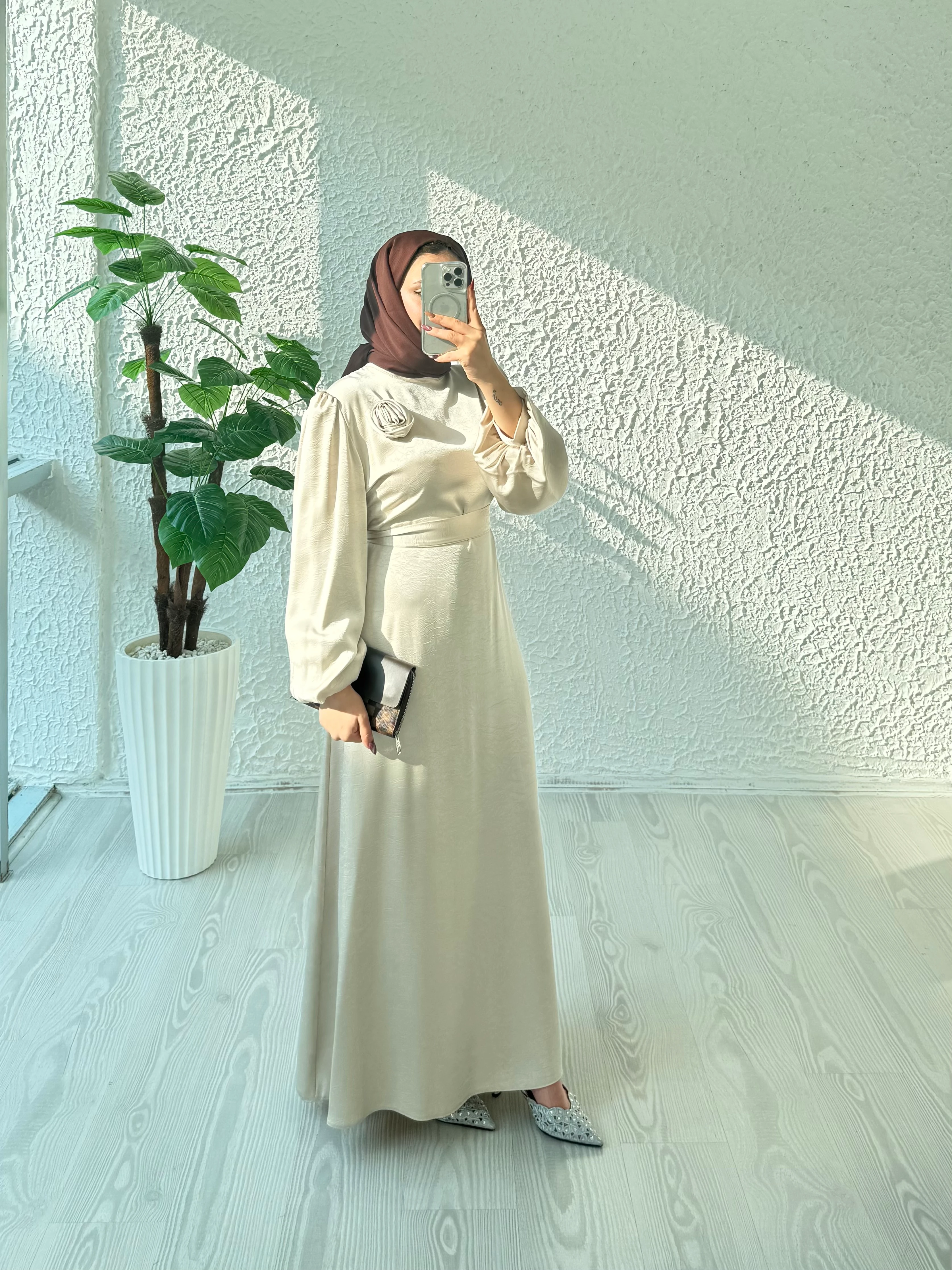 Kraş güllü elbise - Bej