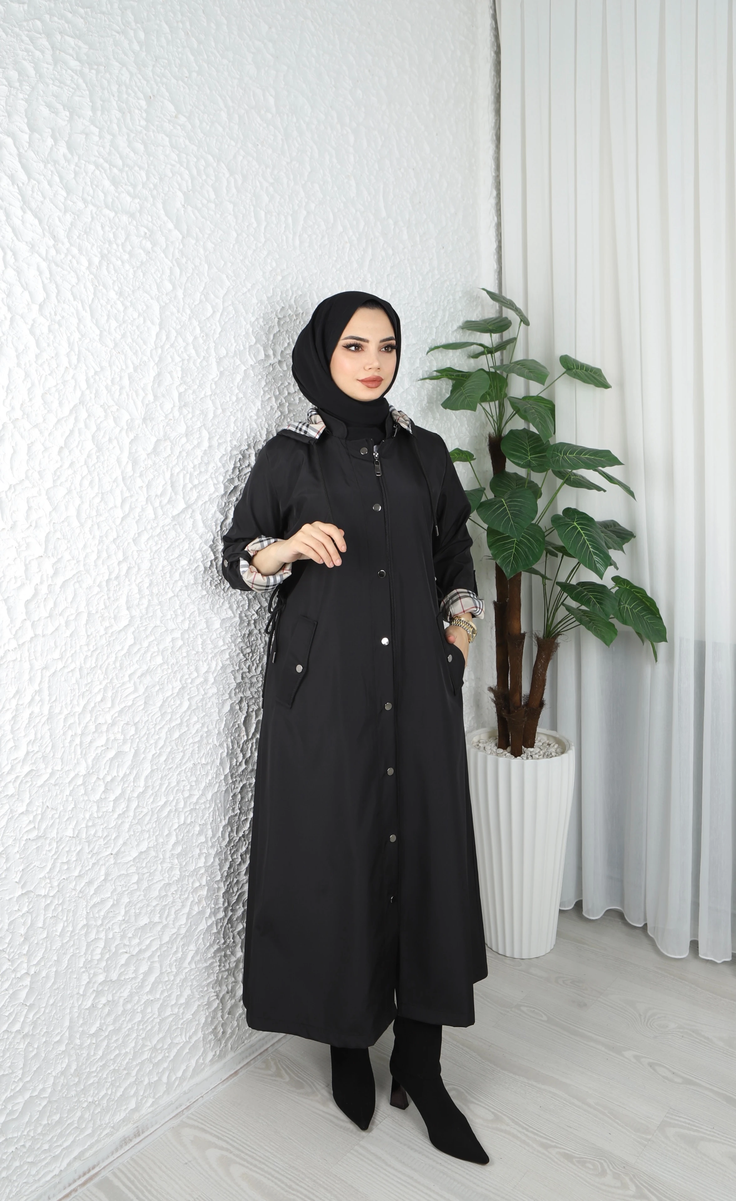 Kolları Ve Kapüşonu Desenli Belden Ayarlamalı Mont 