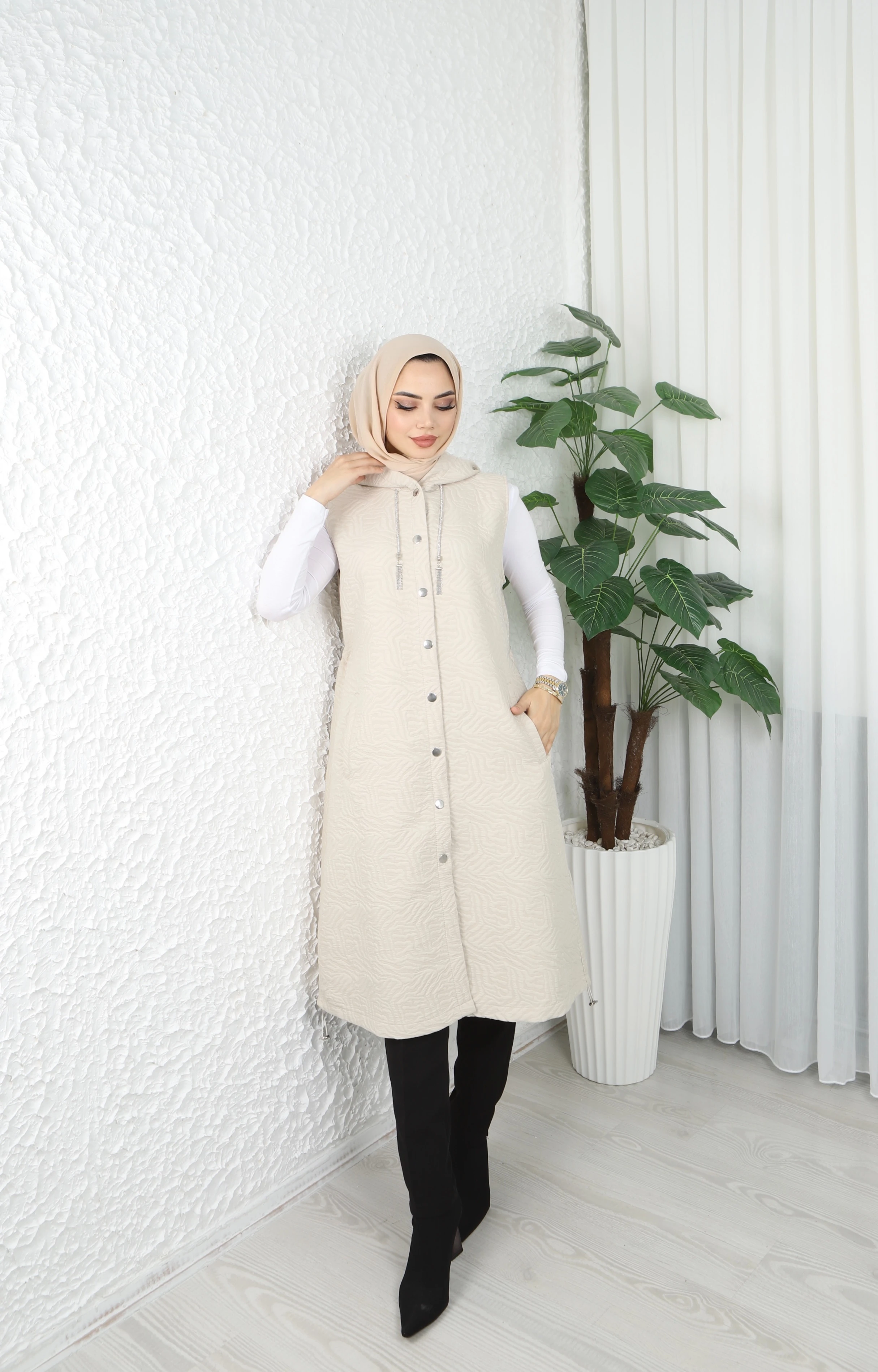 Kapüşonlu Desenli Kapitone Yelek