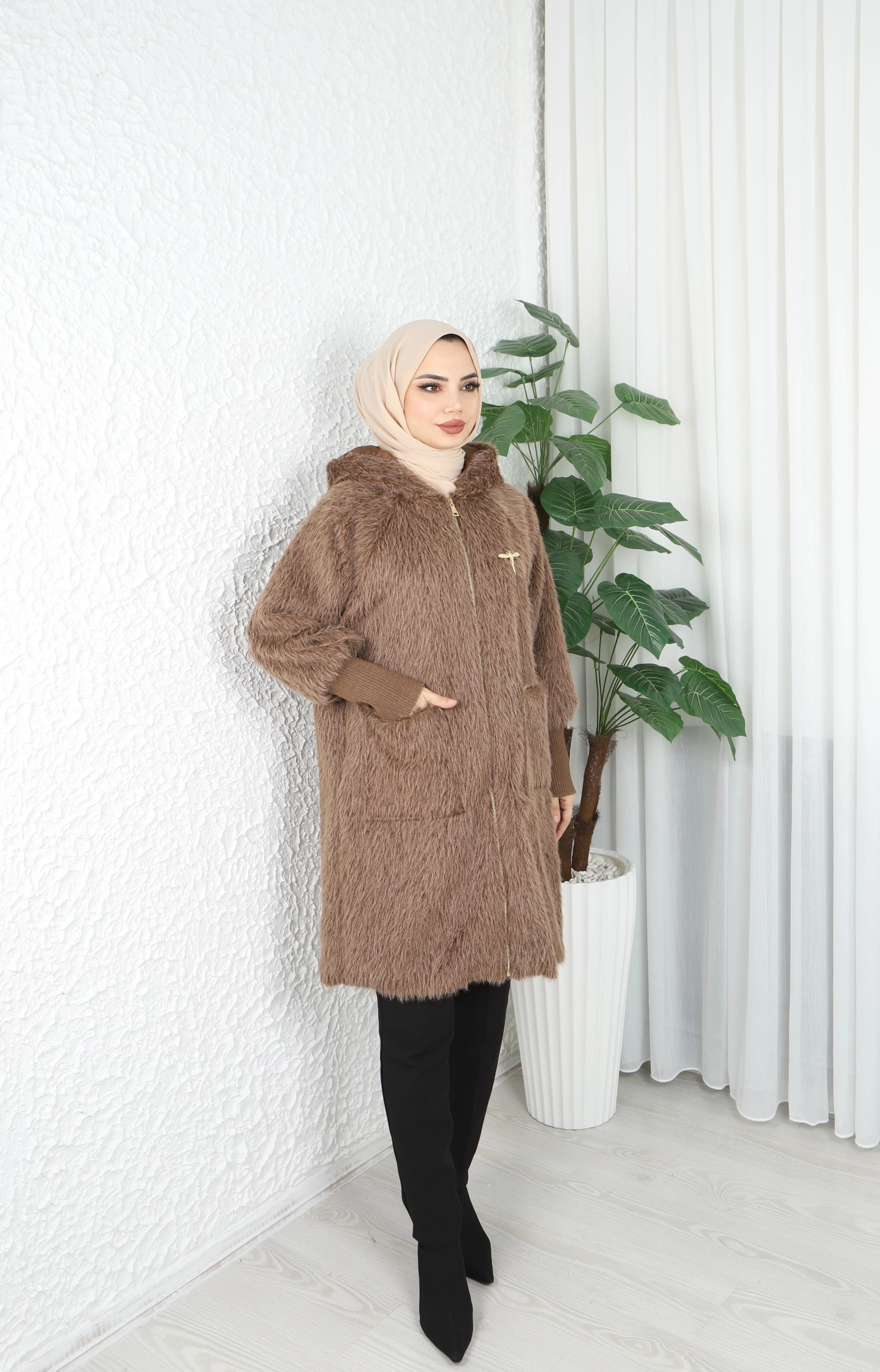 Kapüşonlu Kol Detaylı Pevet Kaşe Kaban  - Kahverengi