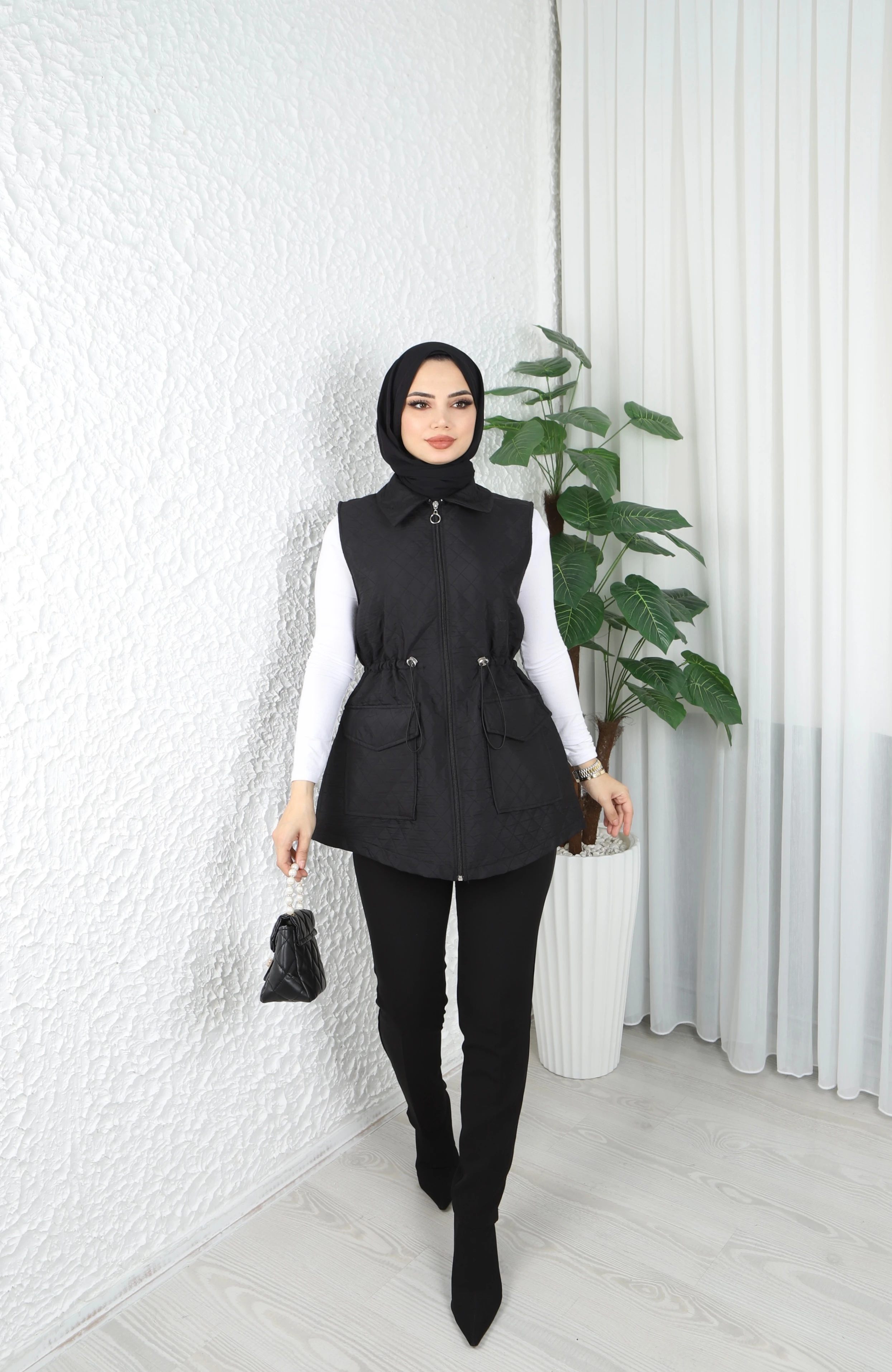 Belden Ayarlamalı Desenli Çift Cepli Kapitone Yelek 