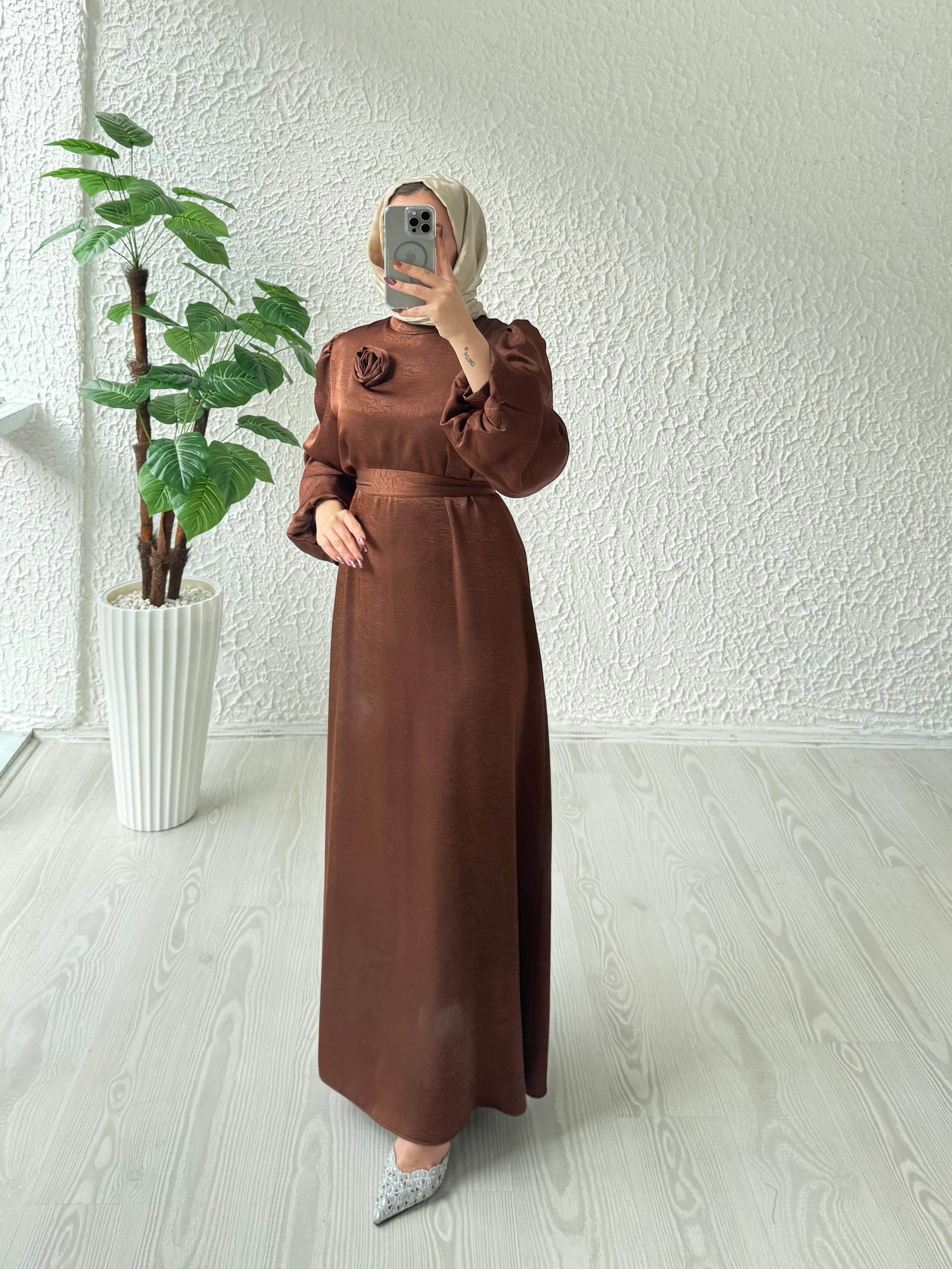 Kraş güllü elbise - Kahverengi