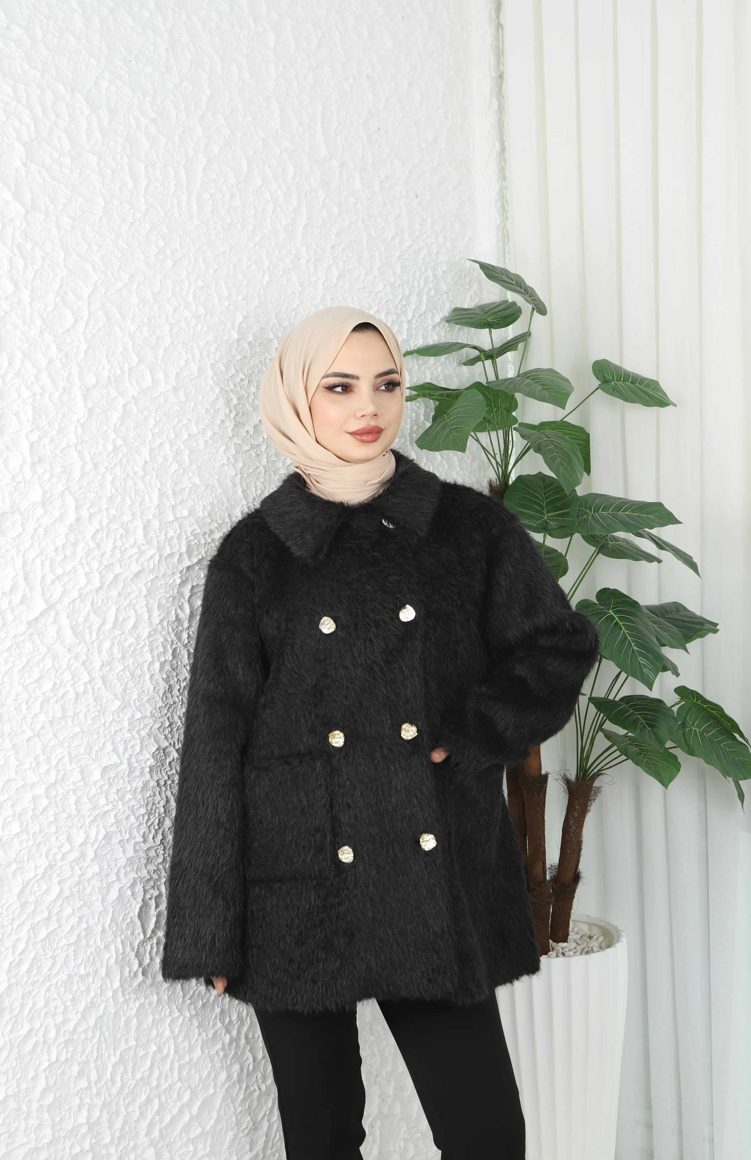 Gold Düğmeli Peluş Pevet Kaşe Ceket