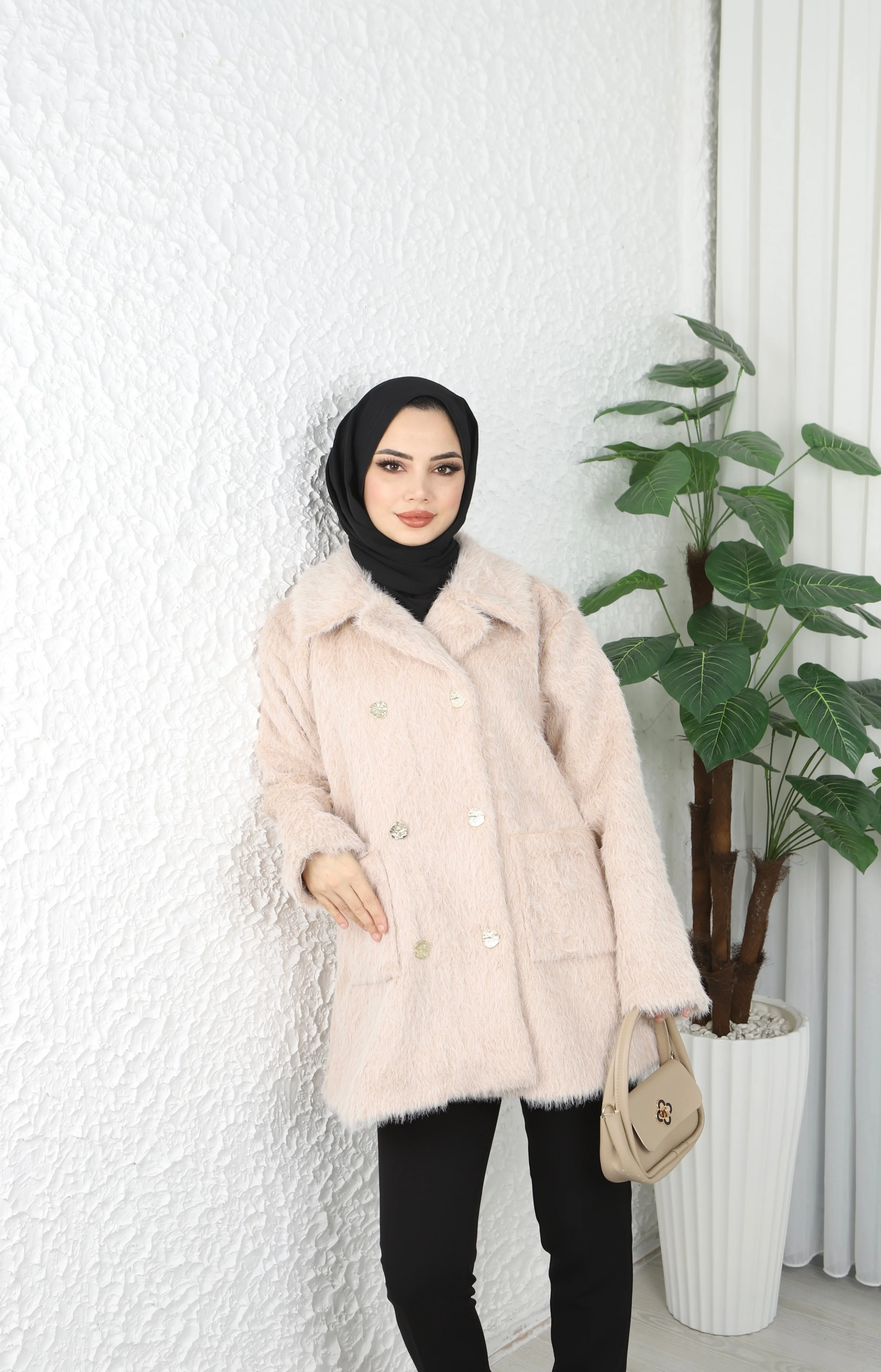 Gold Düğmeli Peluş Pevet Kaşe Ceket - Bej