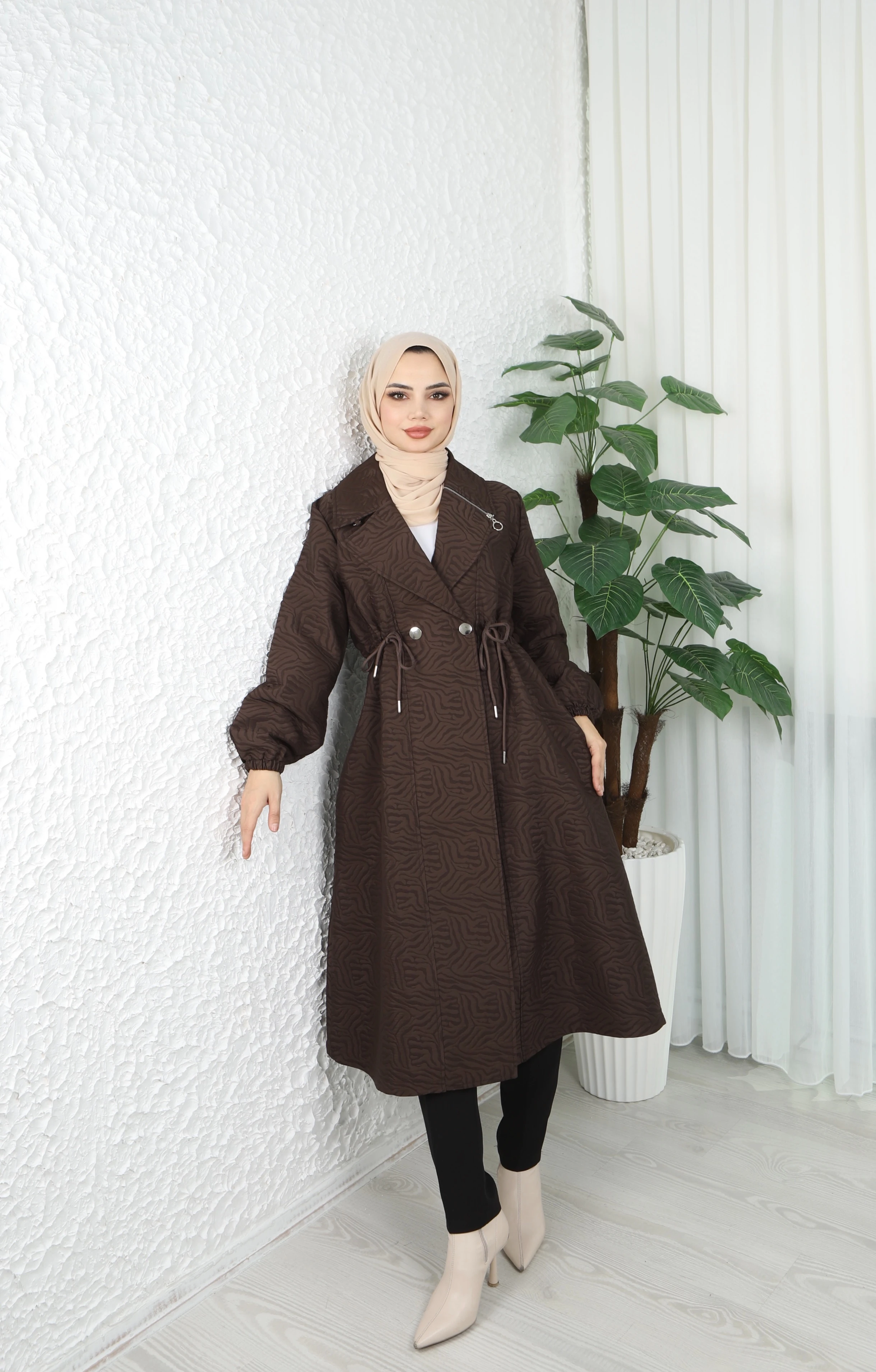 Belden Ayarlamalı Fermuar Detaylı Kapitone Mont