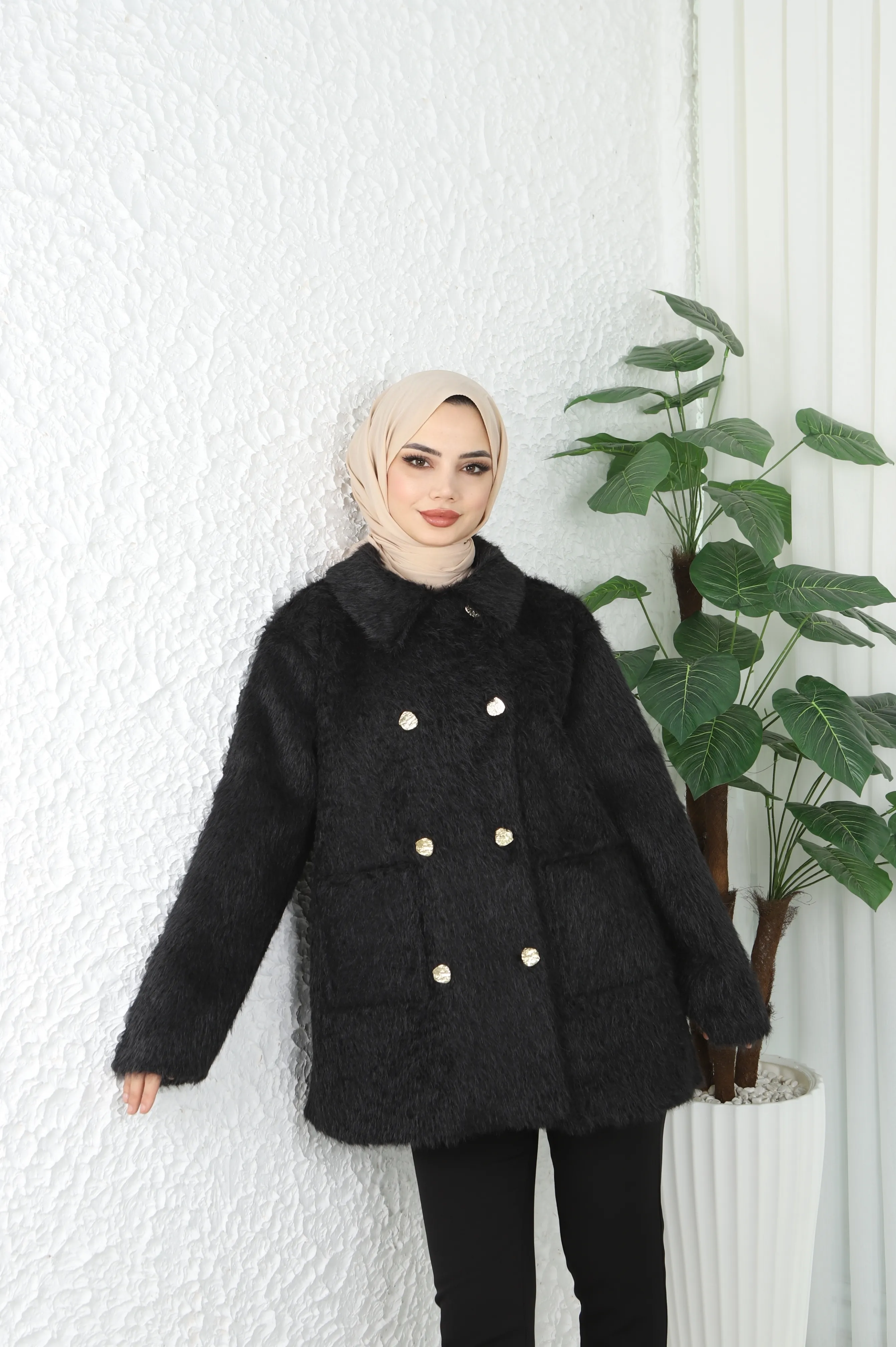 Gold Düğmeli Peluş Pevet Kaşe Ceket