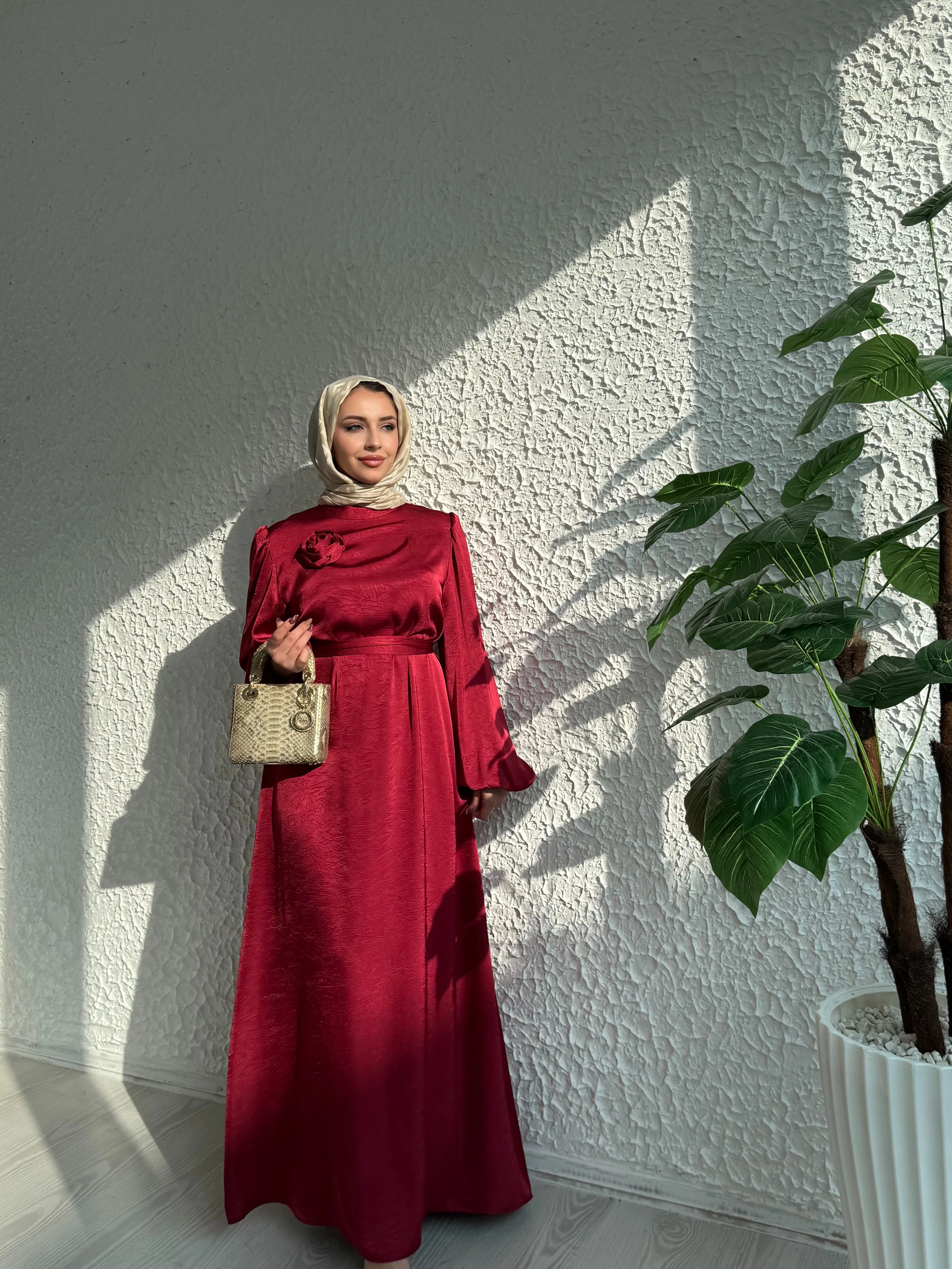 Kraş güllü elbise