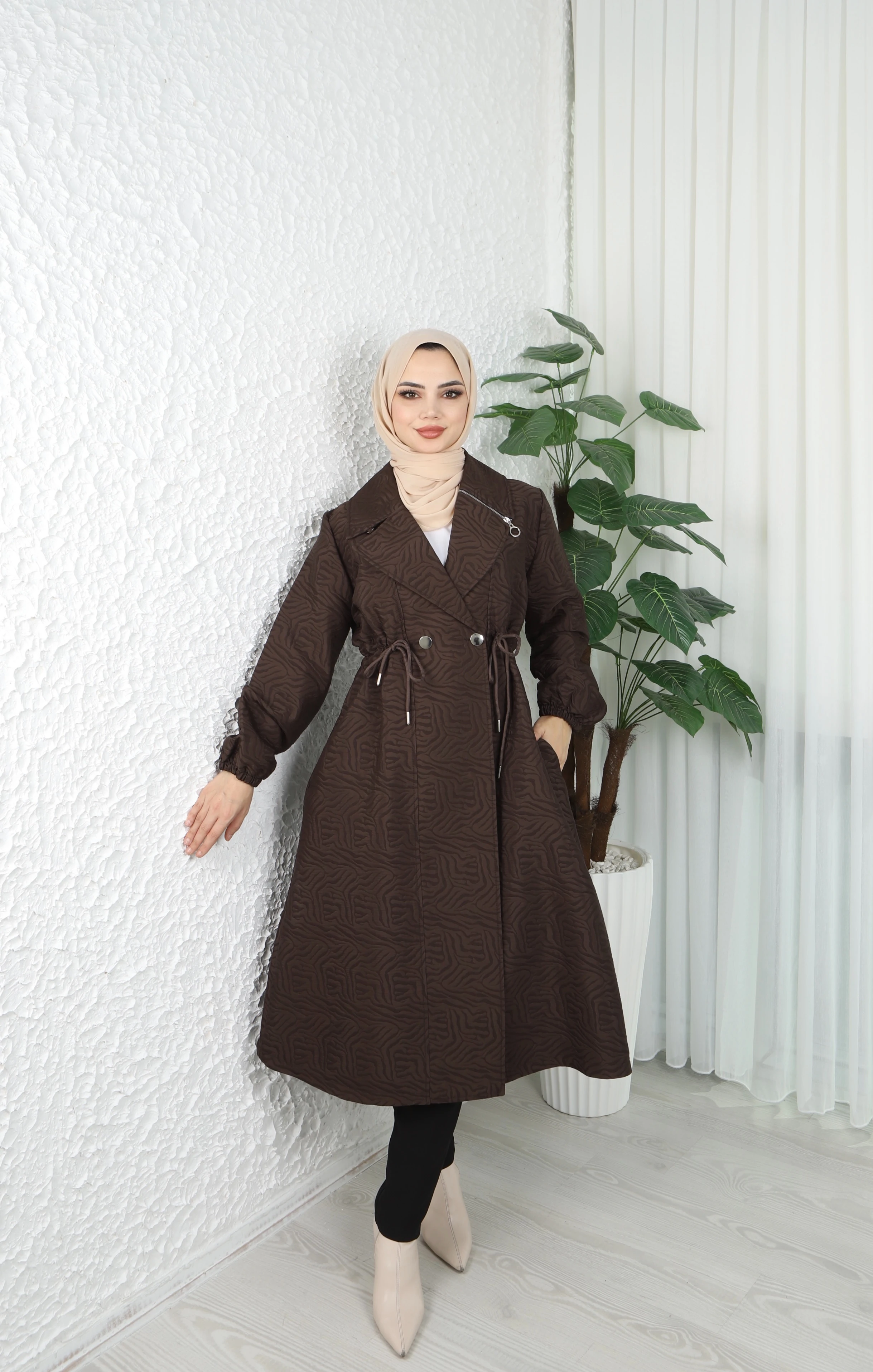 Belden Ayarlamalı Fermuar Detaylı Kapitone Mont