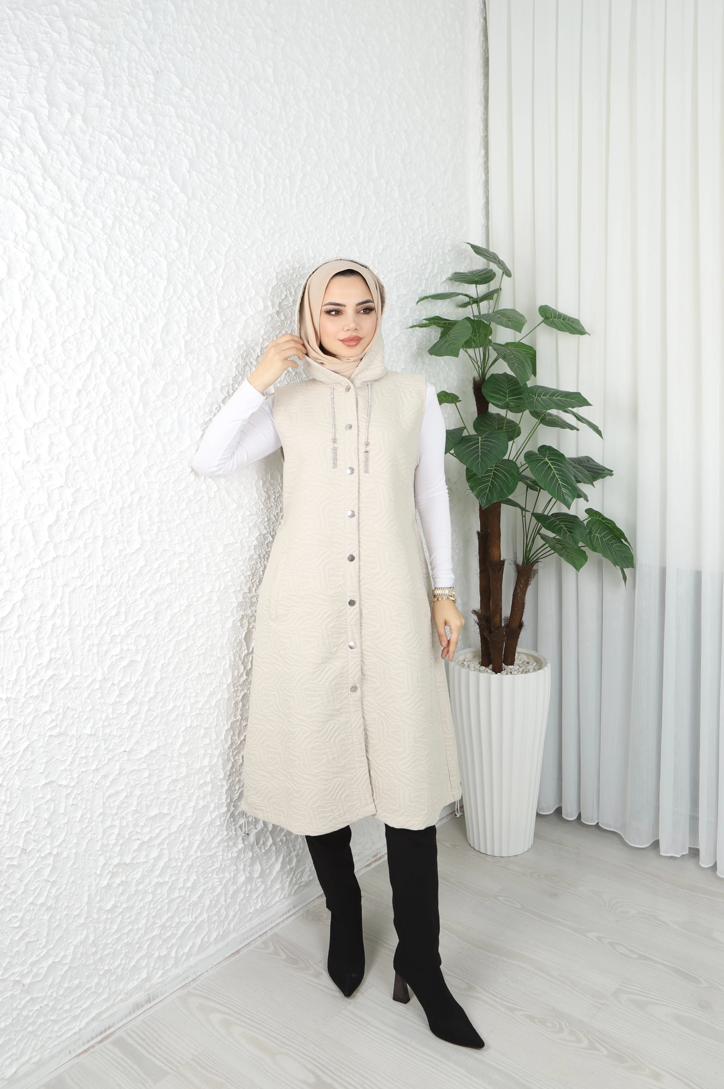 Kapüşonlu Desenli Kapitone Yelek