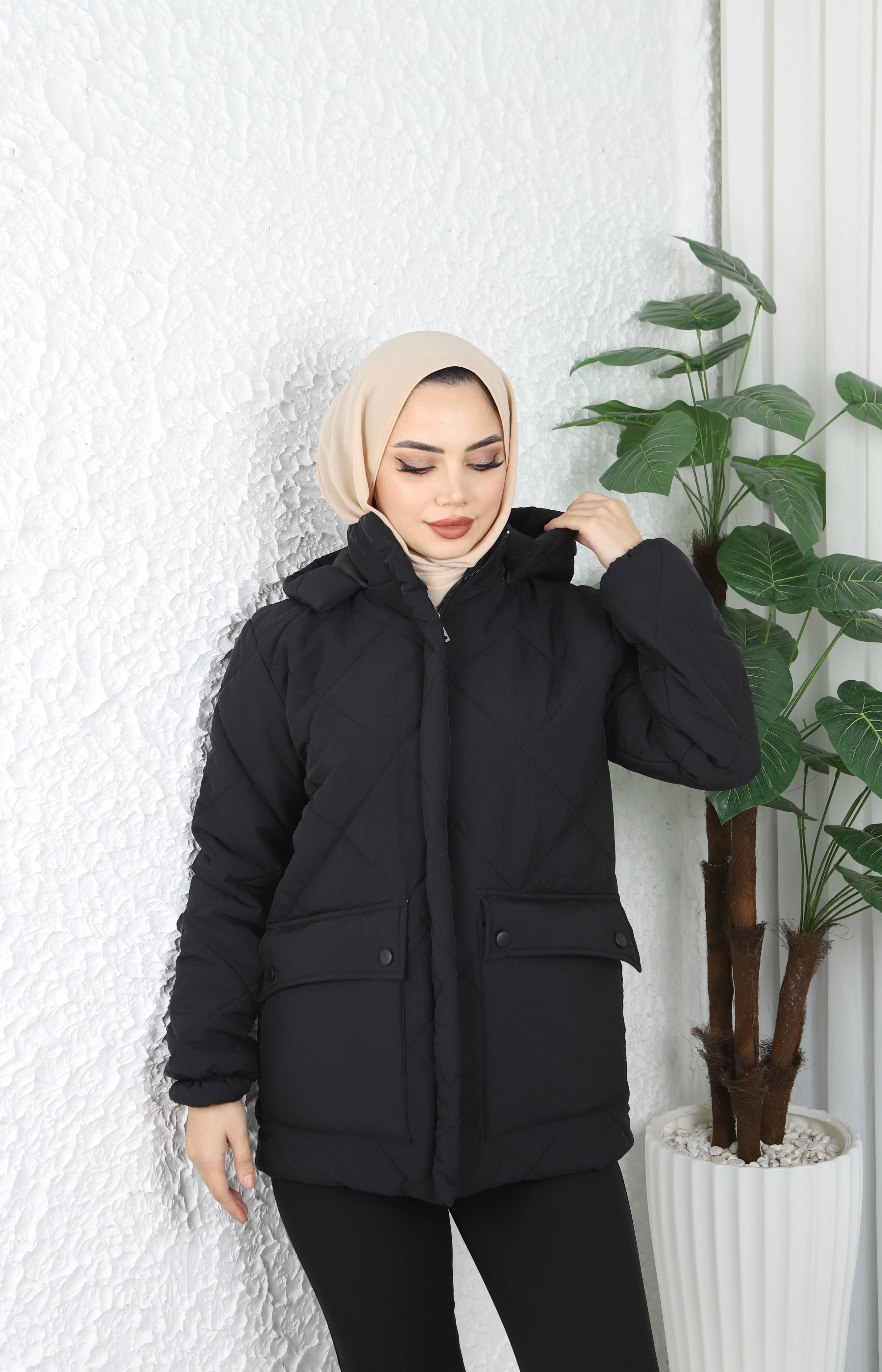 Baklava Desenli Kapişonlu Cepli Kapitone Mont 