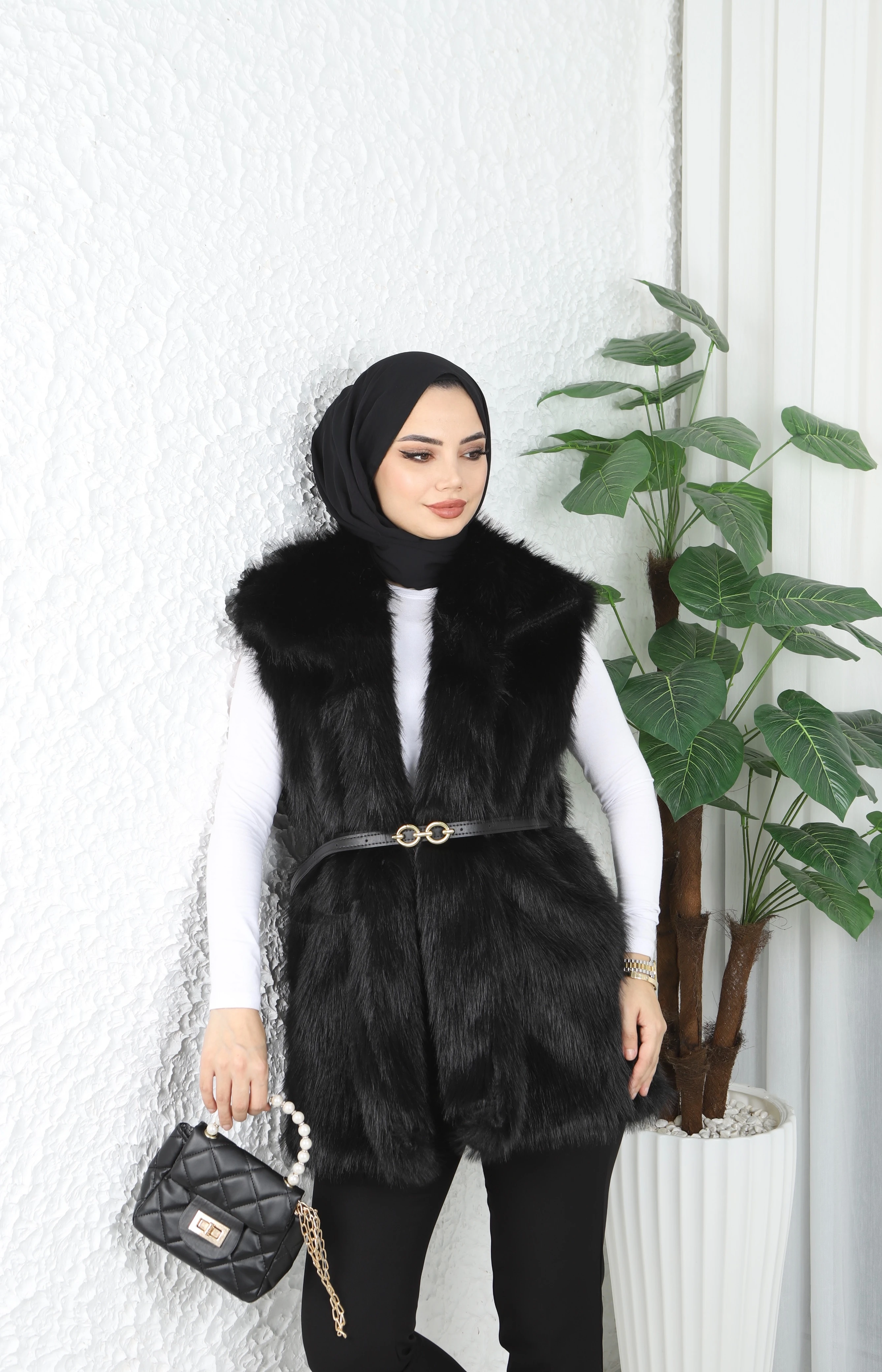 Kemer Detaylı Kürklü Yelek 