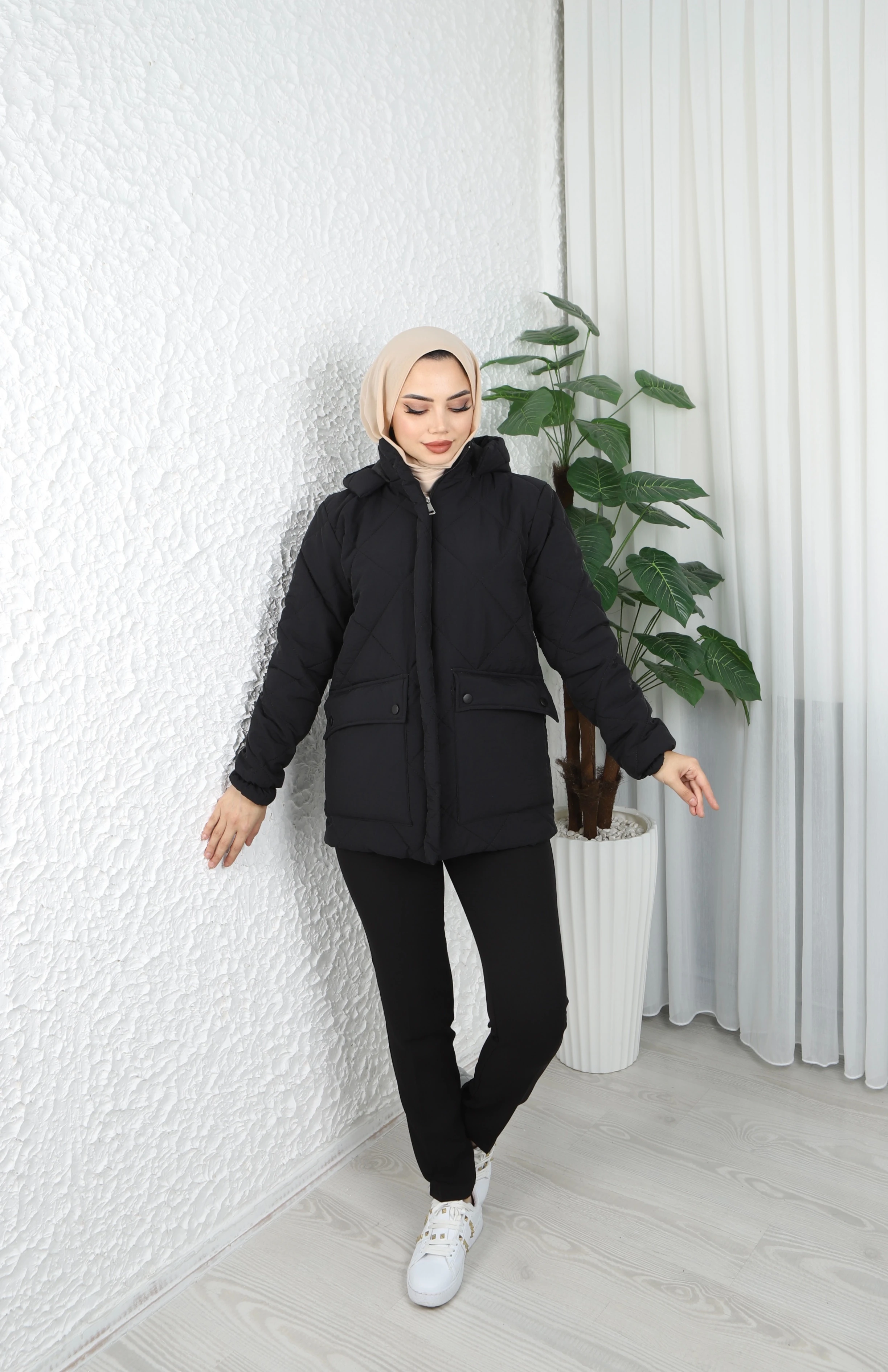 Baklava Desenli Kapişonlu Cepli Kapitone Mont 