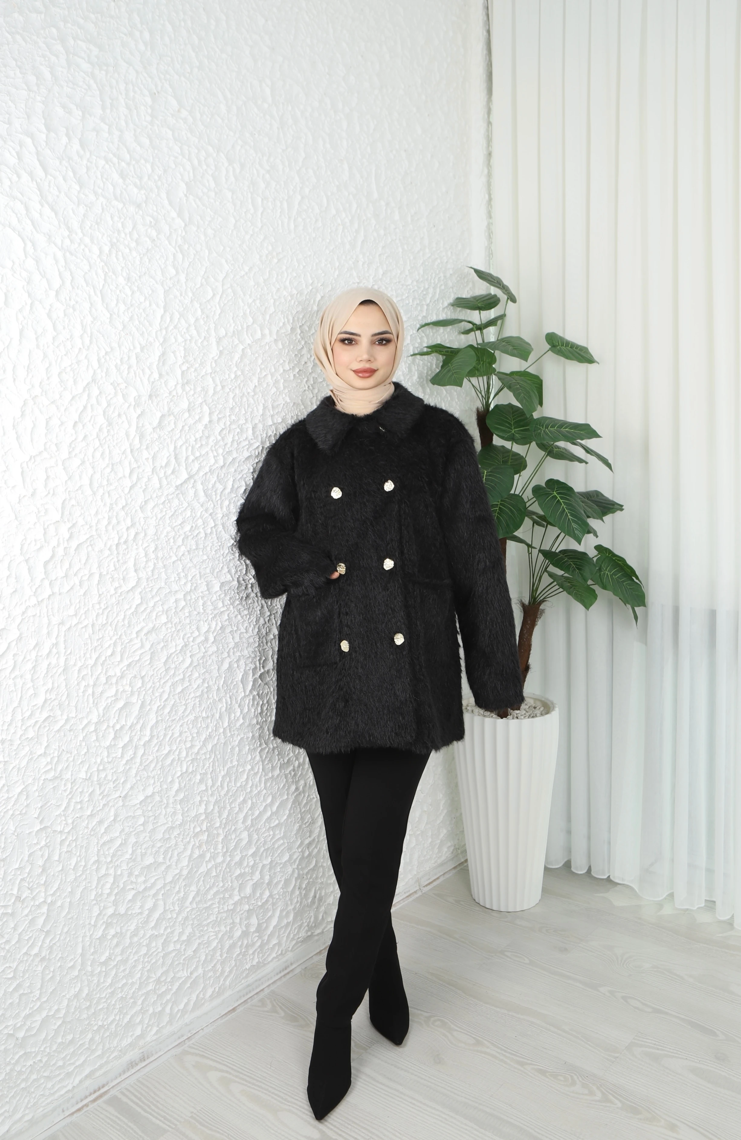 Gold Düğmeli Peluş Pevet Kaşe Ceket