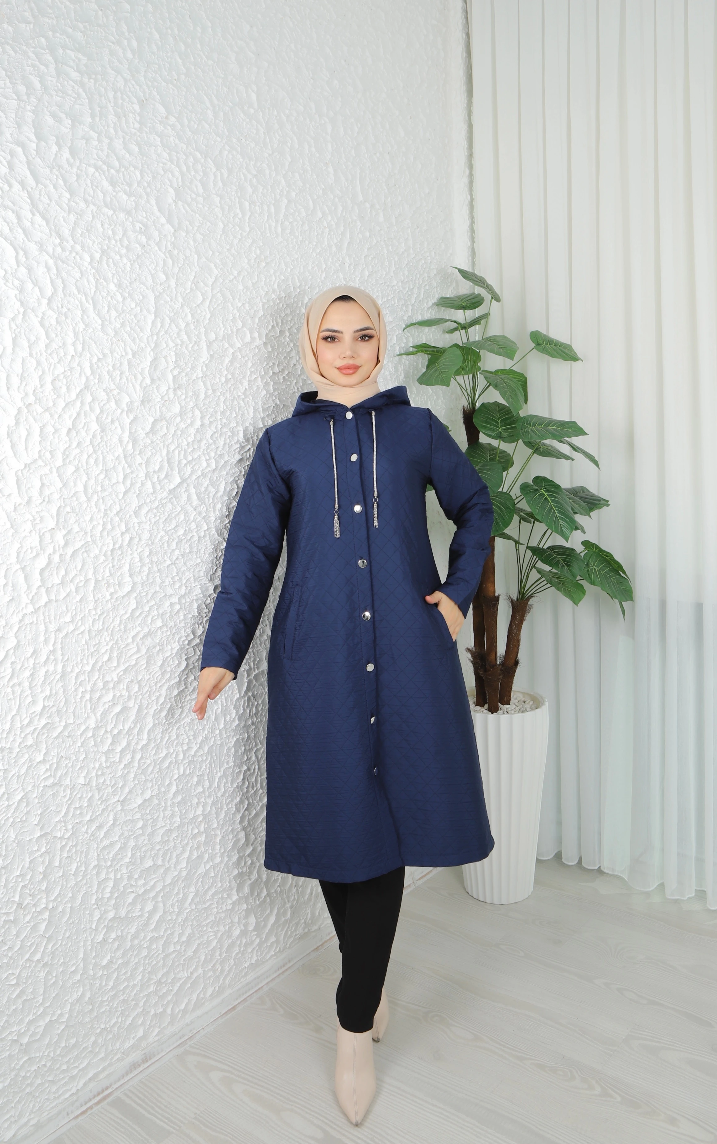 Kapüşonlu Midi Boy Baklava Desenli Kapitone Mont