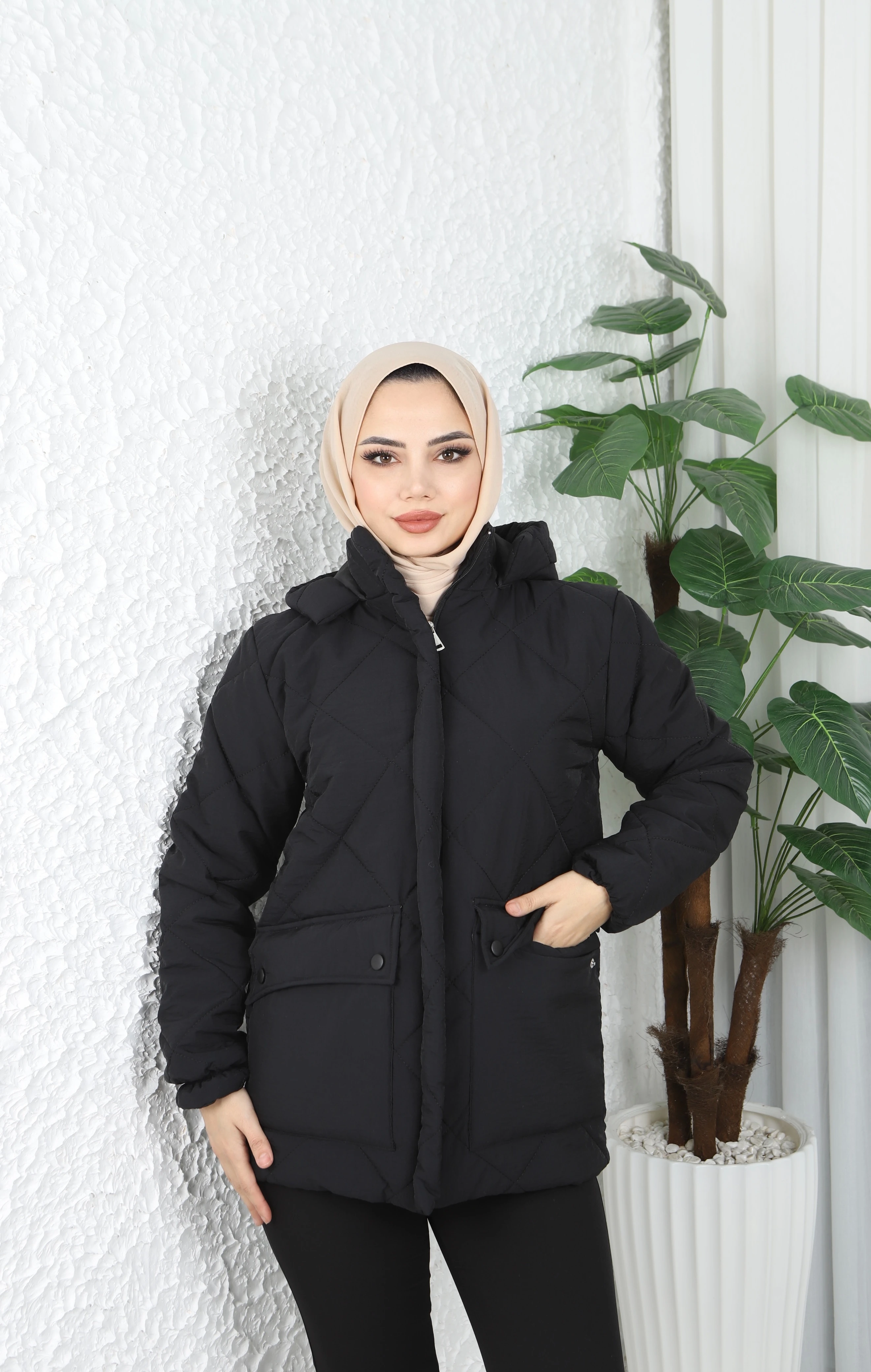 Baklava Desenli Kapişonlu Cepli Kapitone Mont 