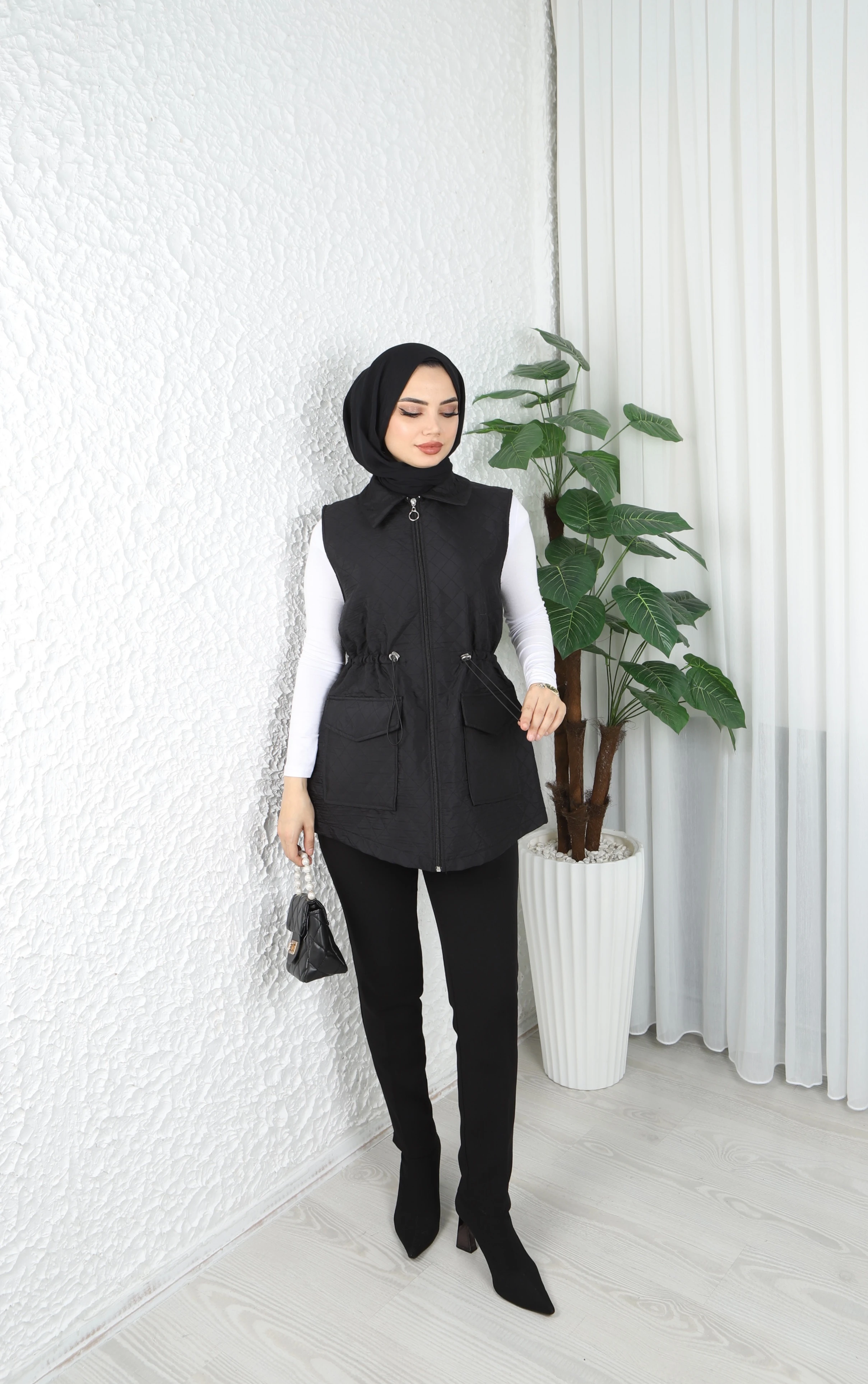 Belden Ayarlamalı Desenli Çift Cepli Kapitone Yelek 