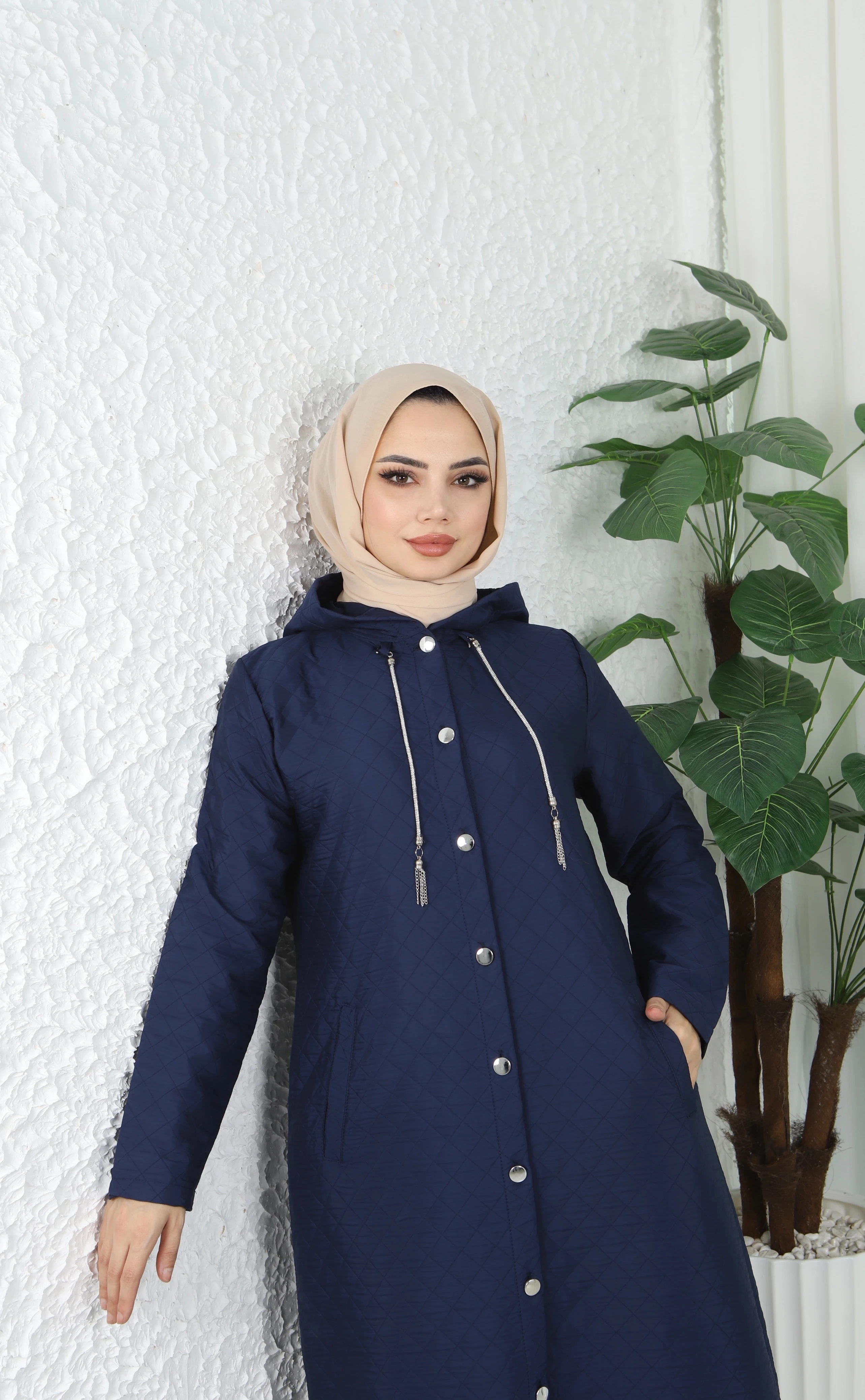 Kapüşonlu Midi Boy Baklava Desenli Kapitone Mont