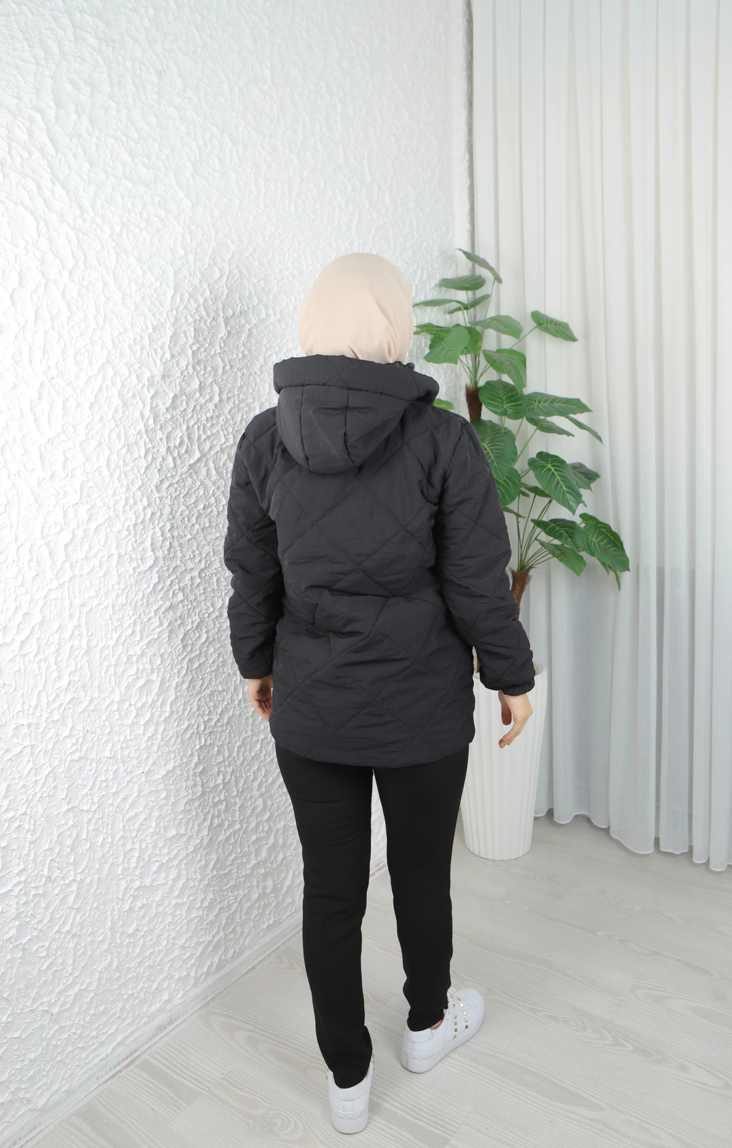 Baklava Desenli Kapişonlu Cepli Kapitone Mont 