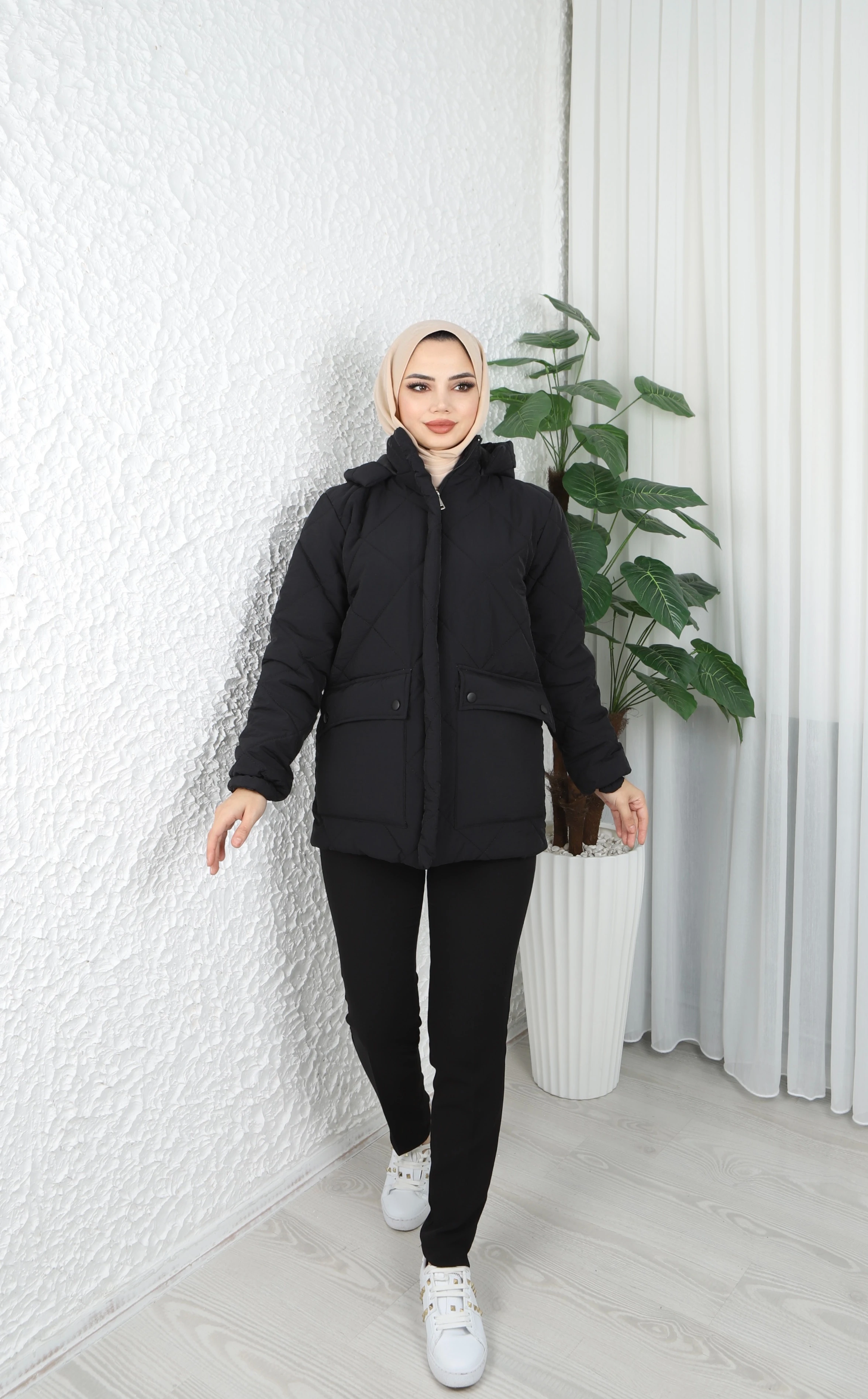 Baklava Desenli Kapişonlu Cepli Kapitone Mont 